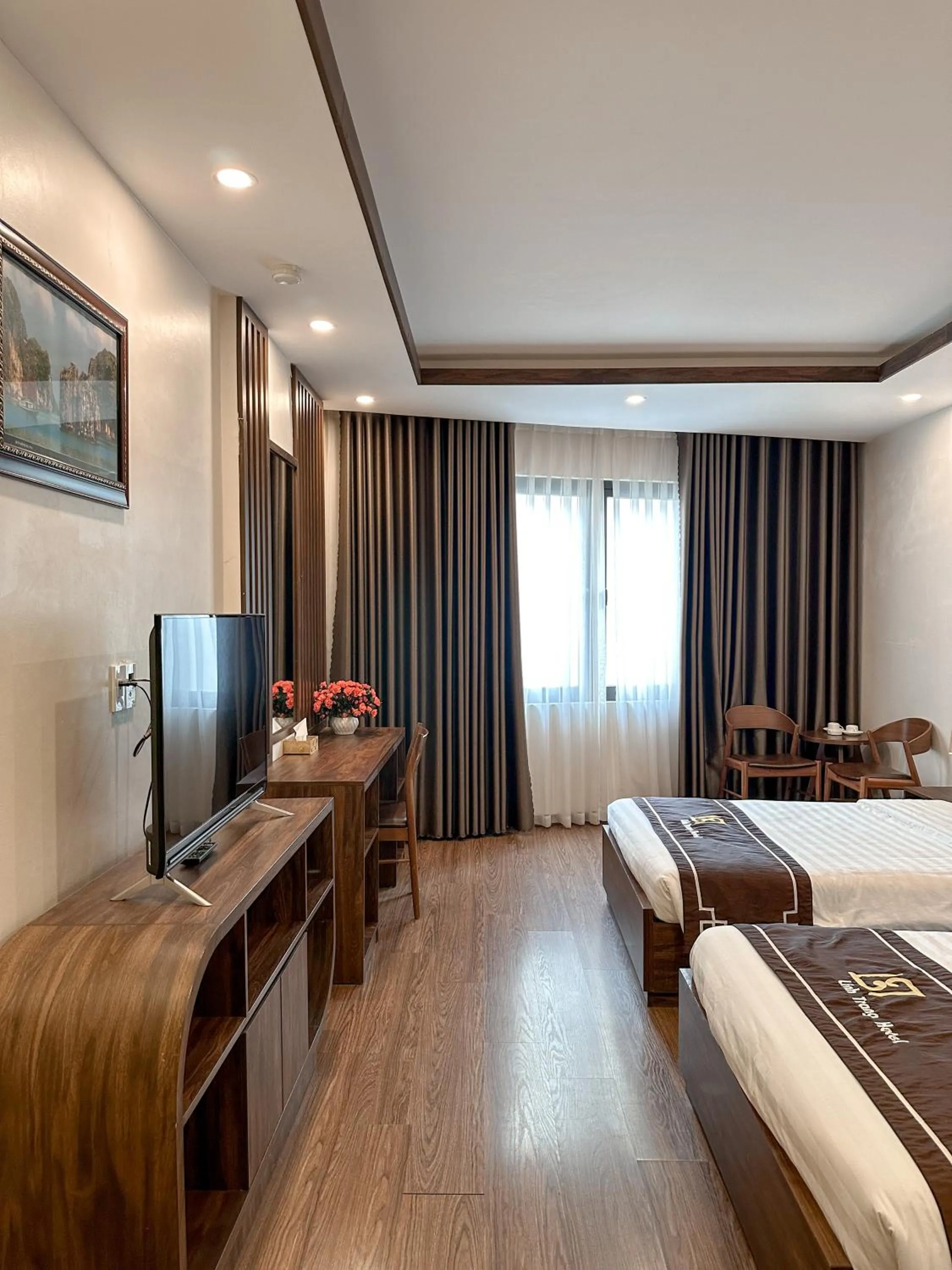Photo of the whole room, Bed in Linh Trang Hạ Long Hotel