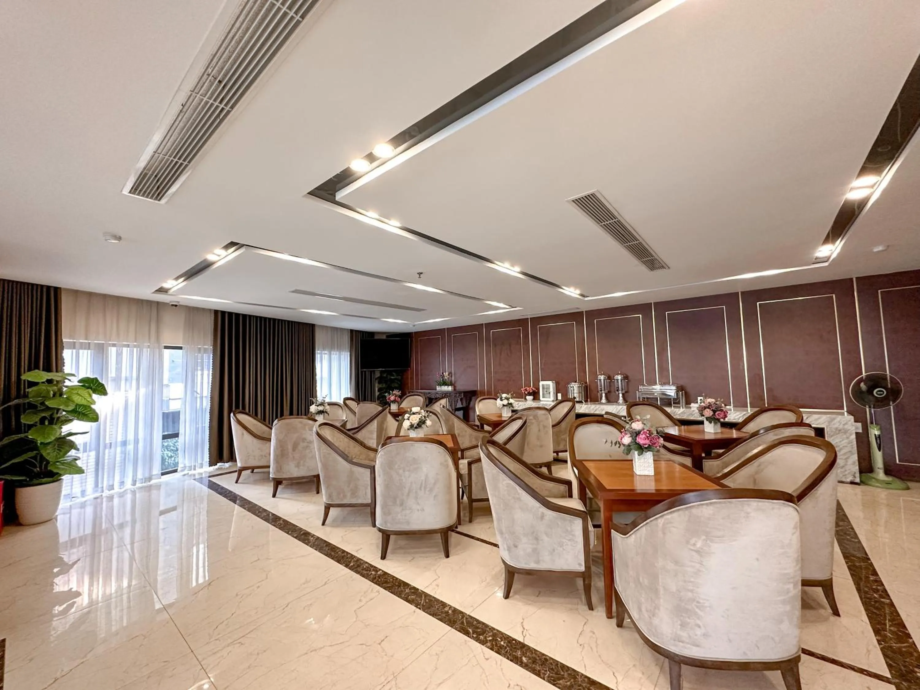 Seating area in Linh Trang Hạ Long Hotel