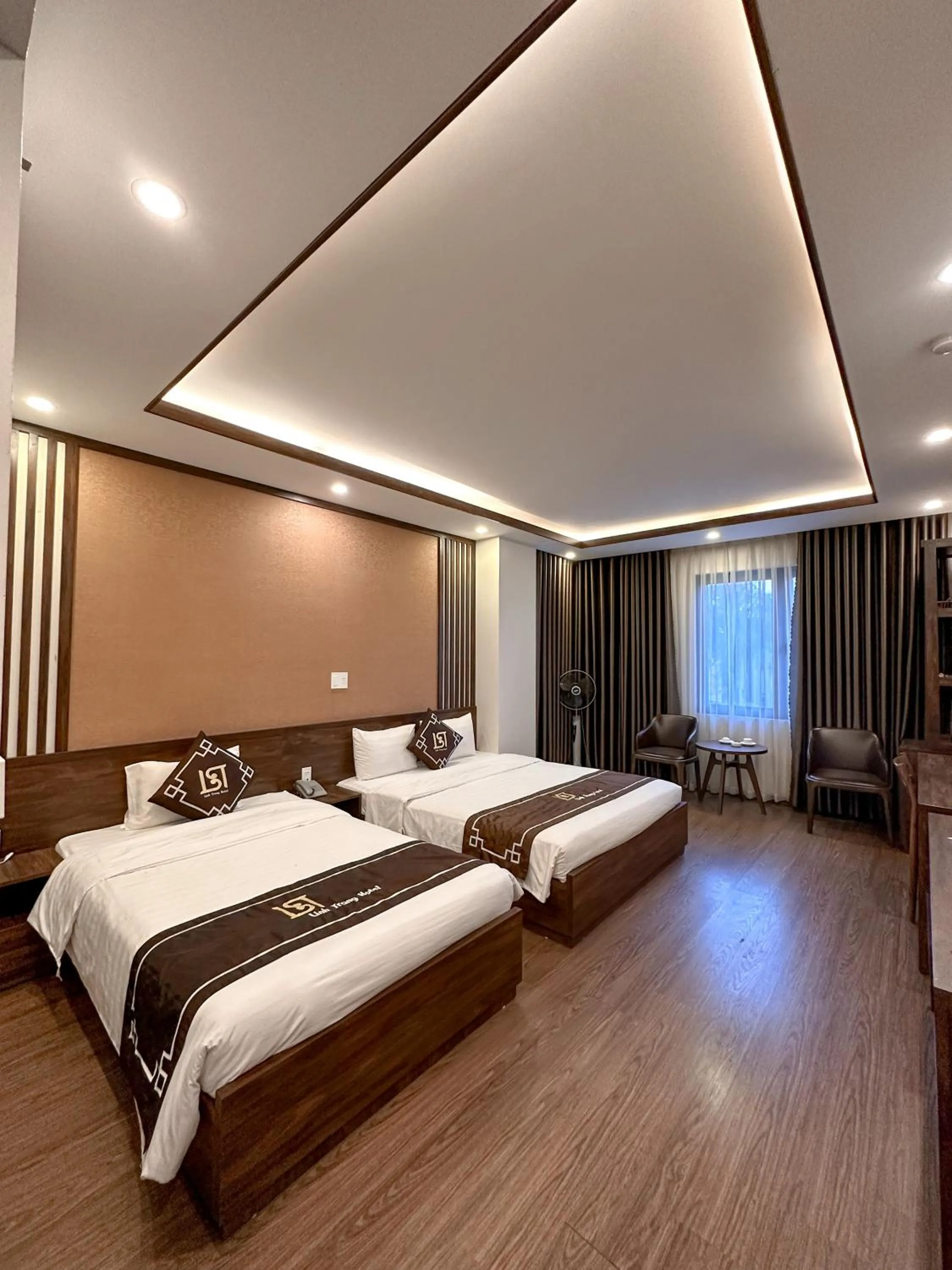 Bedroom, Bed in Linh Trang Hạ Long Hotel