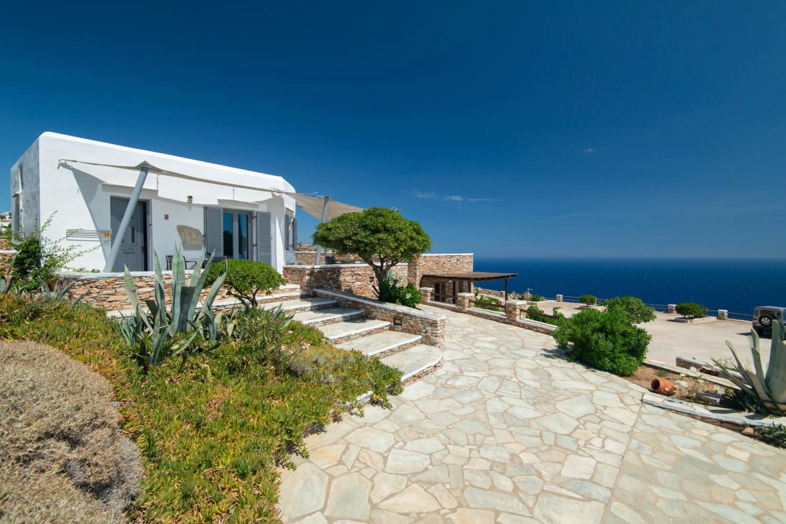 Property building in Windmill Bella Vista