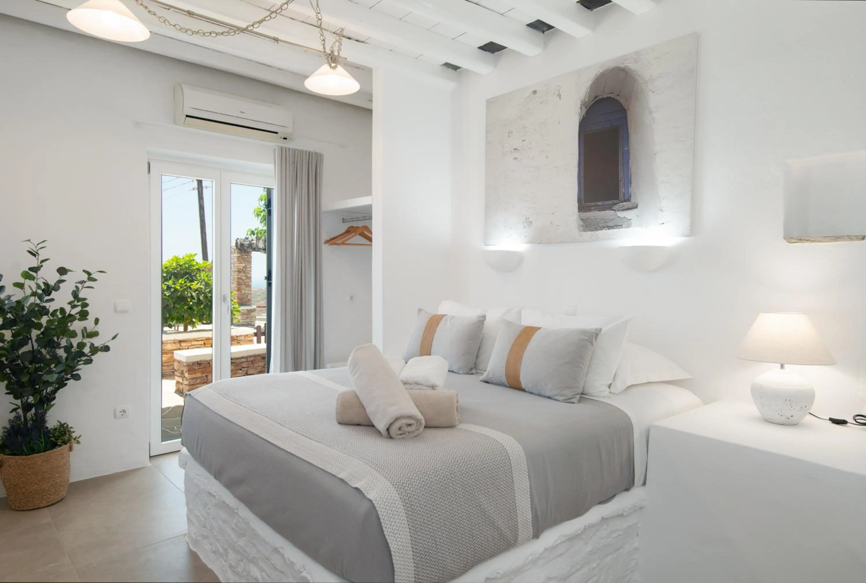 Bed in Windmill Bella Vista