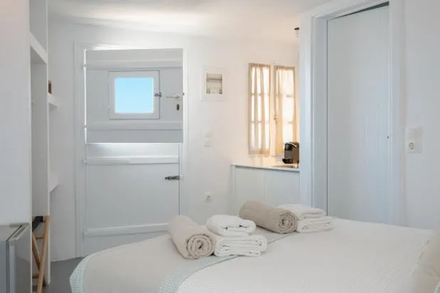 Bedroom, Bed in Windmill Bella Vista