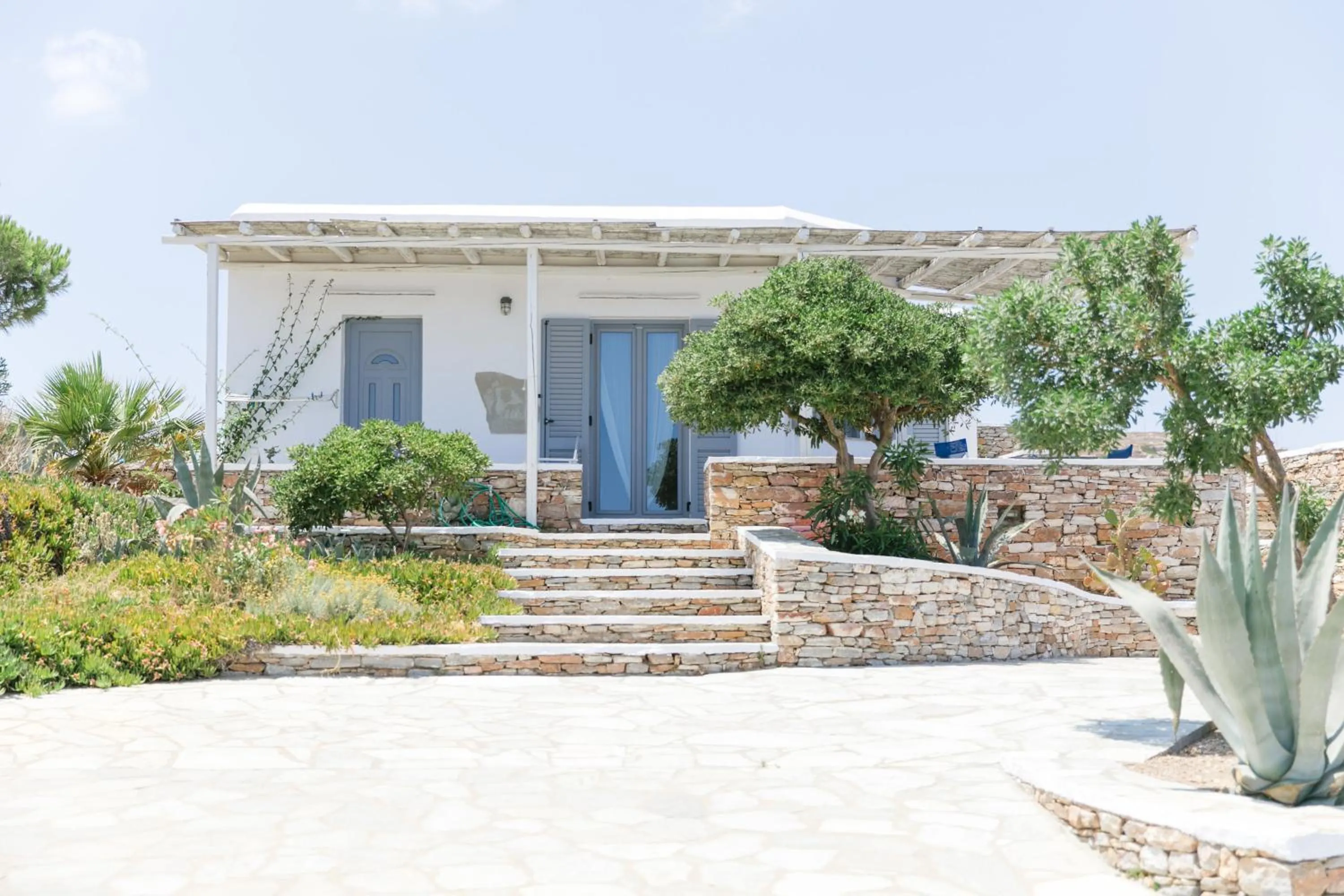 Property building in Windmill Bella Vista