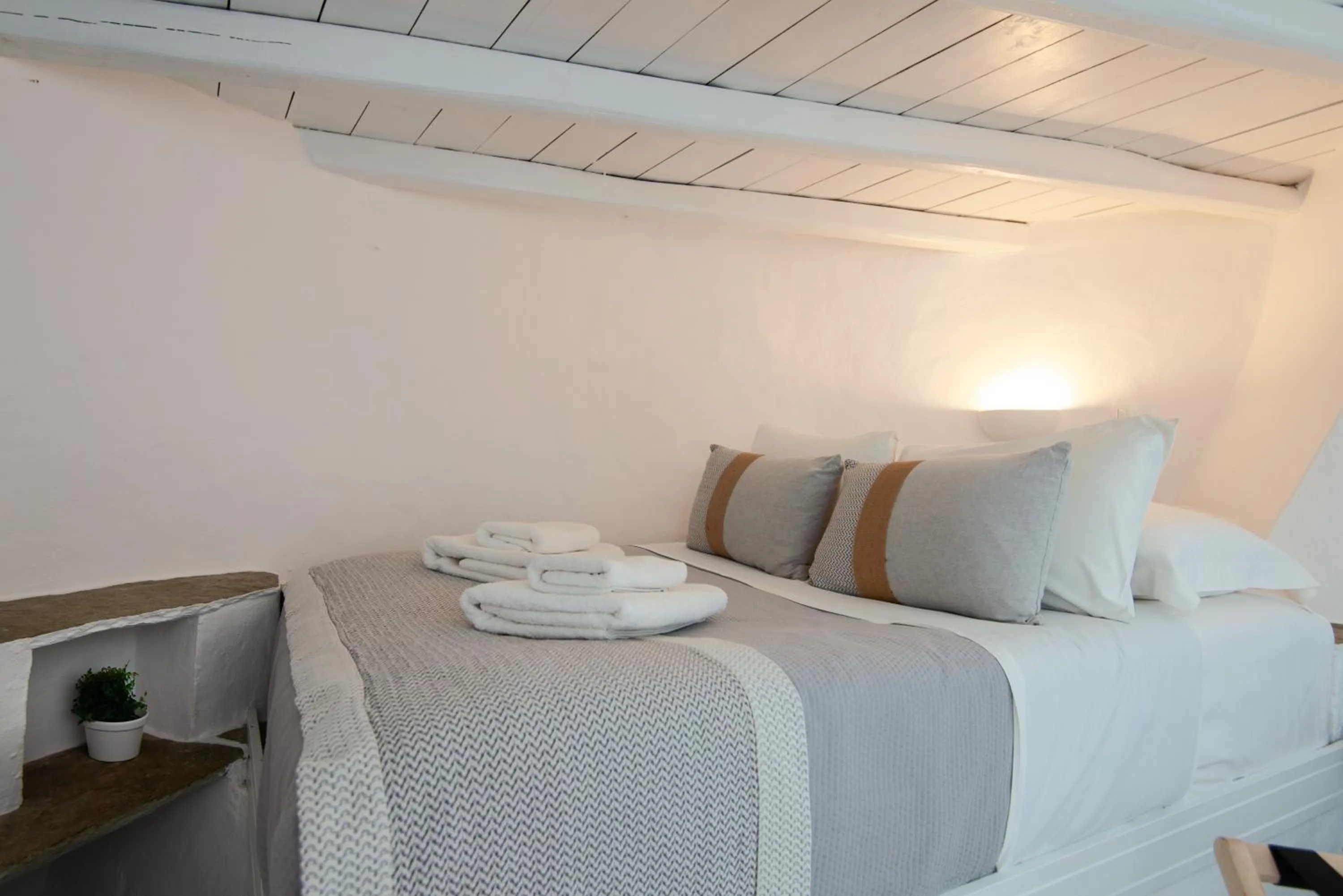 Bed in Windmill Bella Vista