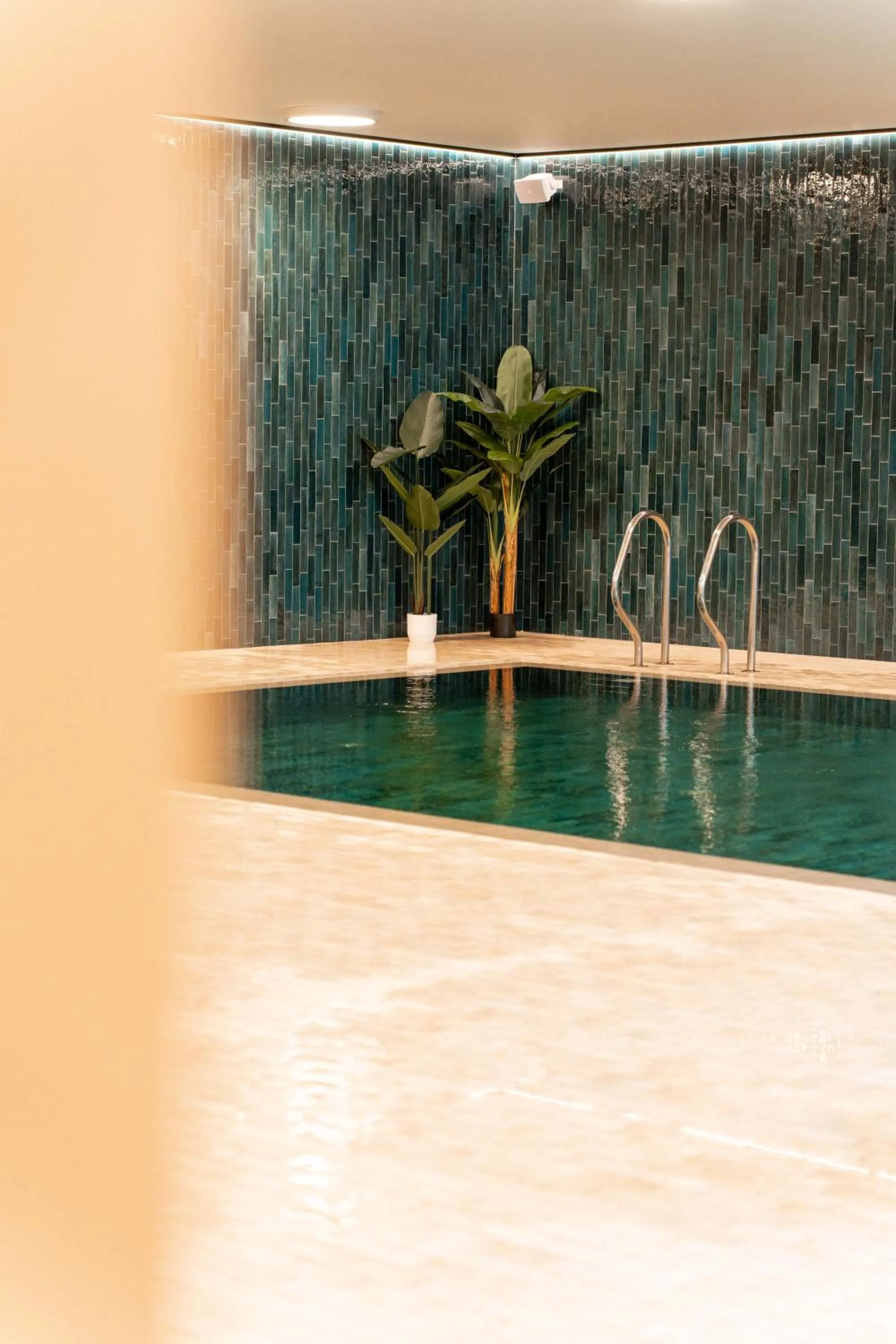 Swimming pool in Hotel T