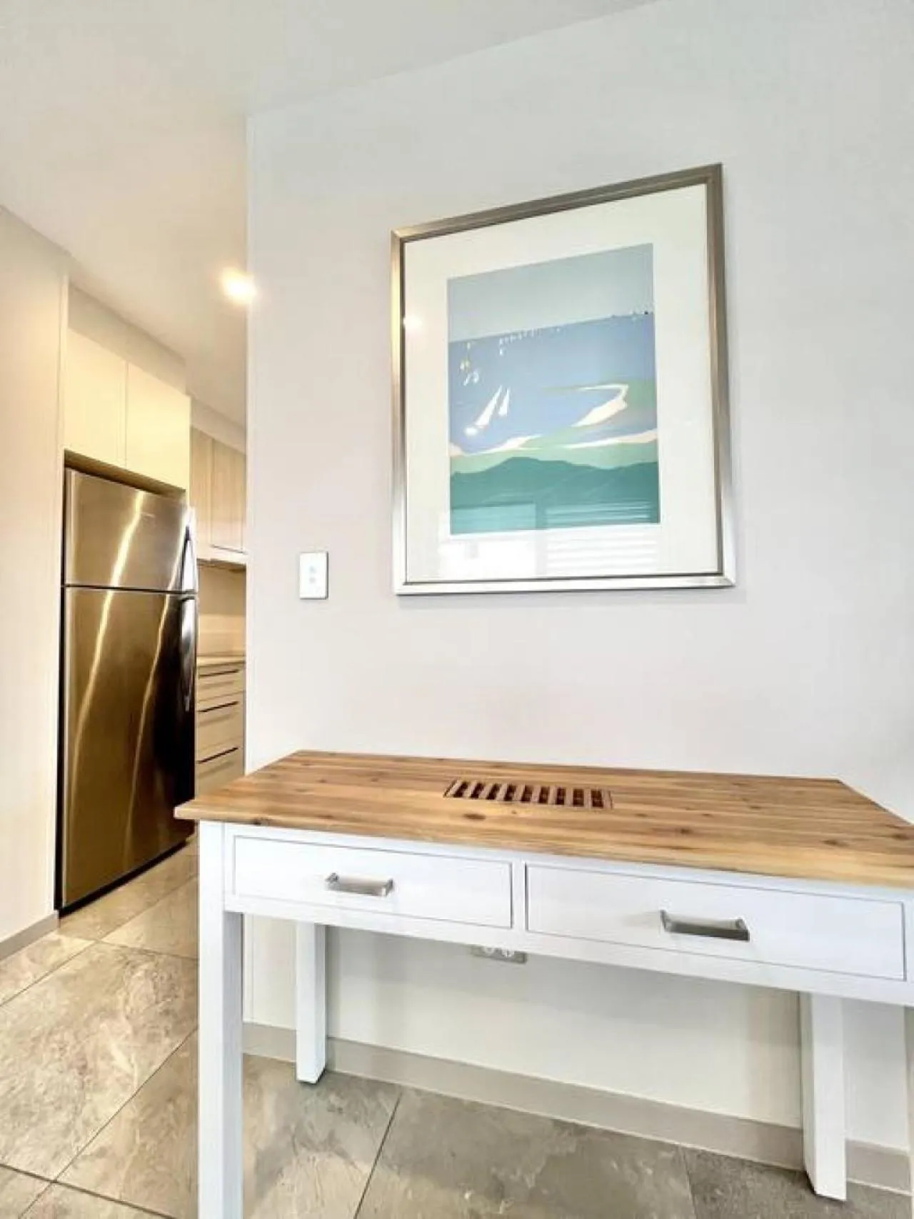 6Apt Beautifully renovated on Hastings Street