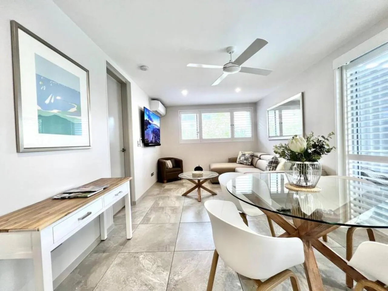6Apt Beautifully renovated on Hastings Street