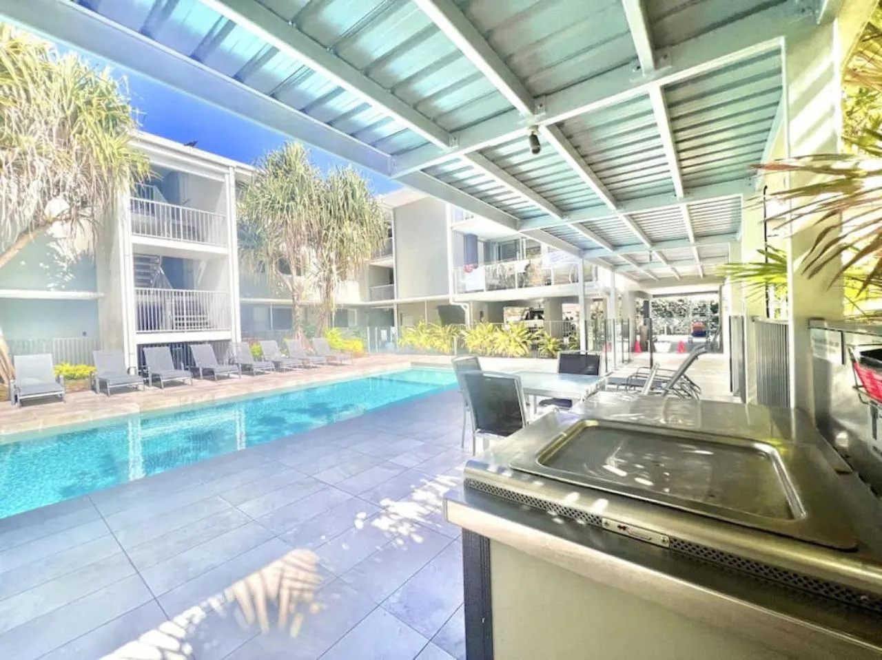 6Apt Beautifully renovated on Hastings Street