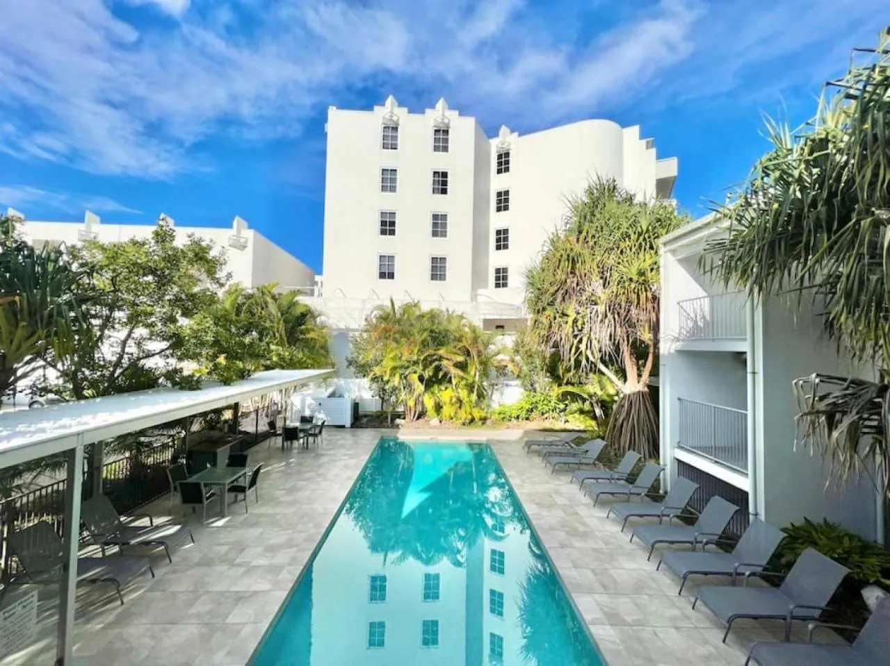 6Apt Beautifully renovated on Hastings Street