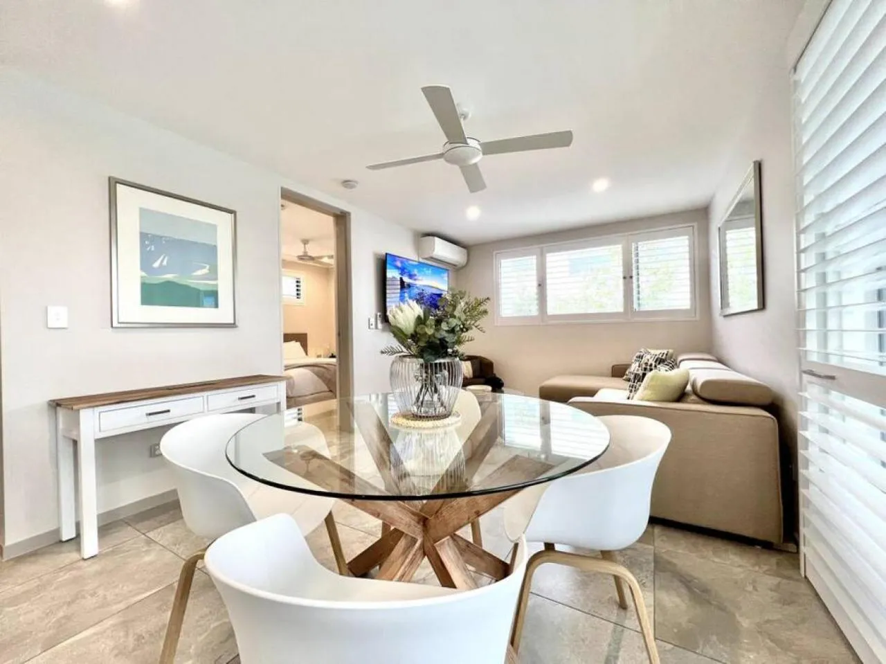 6Apt Beautifully renovated on Hastings Street