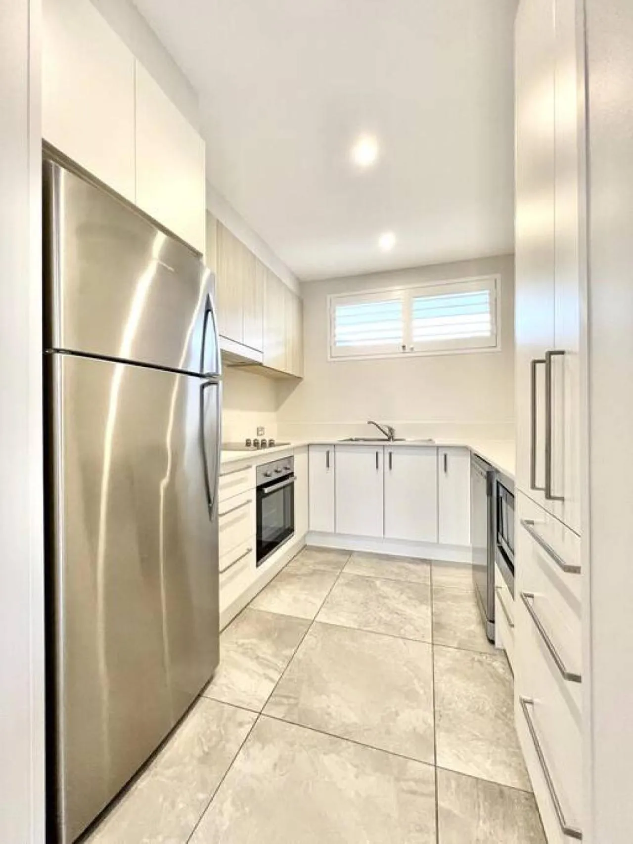 6Apt Beautifully renovated on Hastings Street