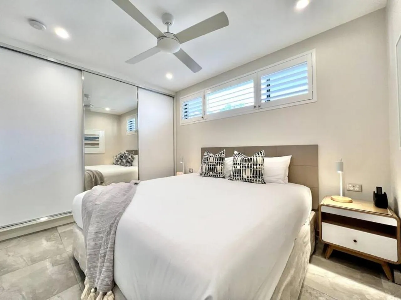 Bed in 6Apt Beautifully renovated on Hastings Street