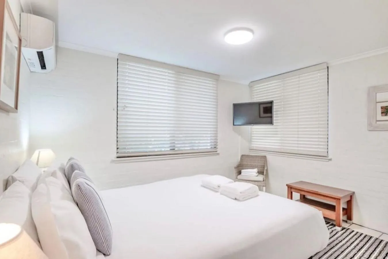 Bed in 102 Resort on Noosa Hill Heart of Noosa