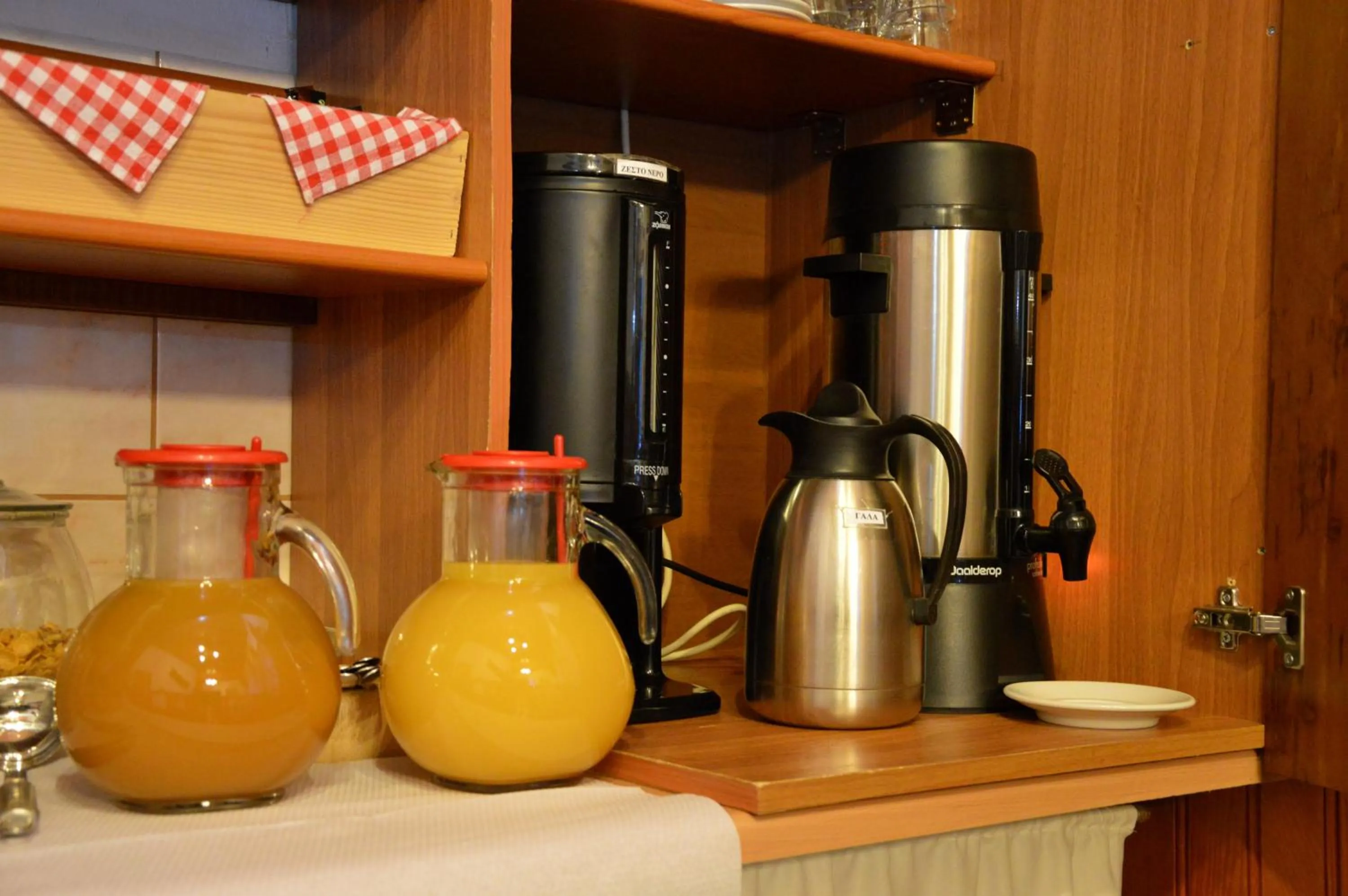 Breakfast in Hotel Adonis