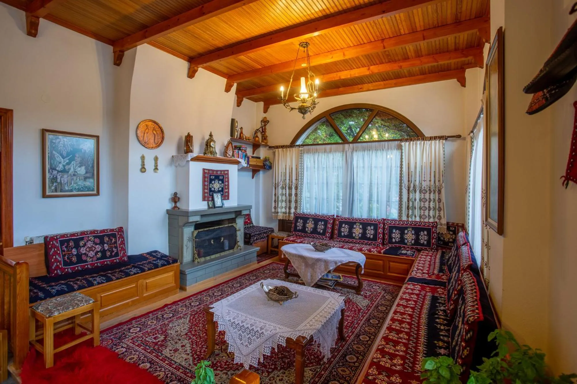 Living room, Bed in Hotel Adonis