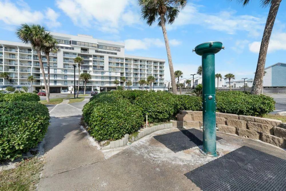 Gulf Shores Surf & Racquet 715A