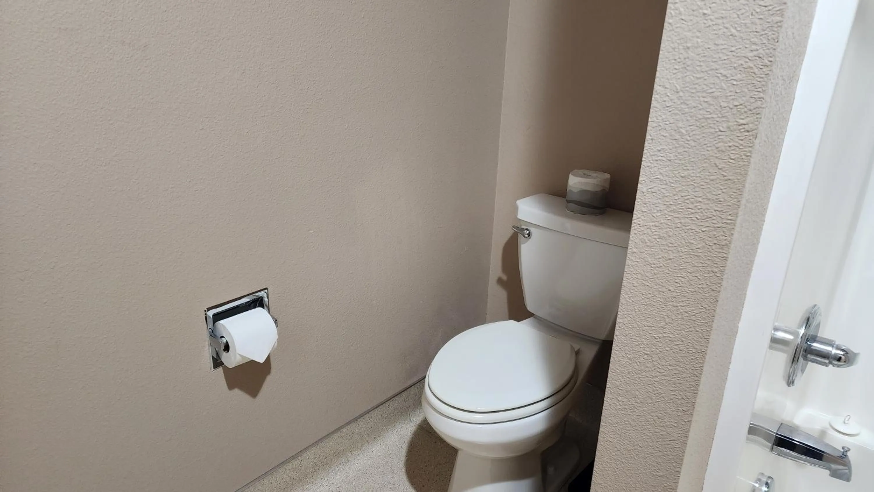 Toilet in Antlers Inn