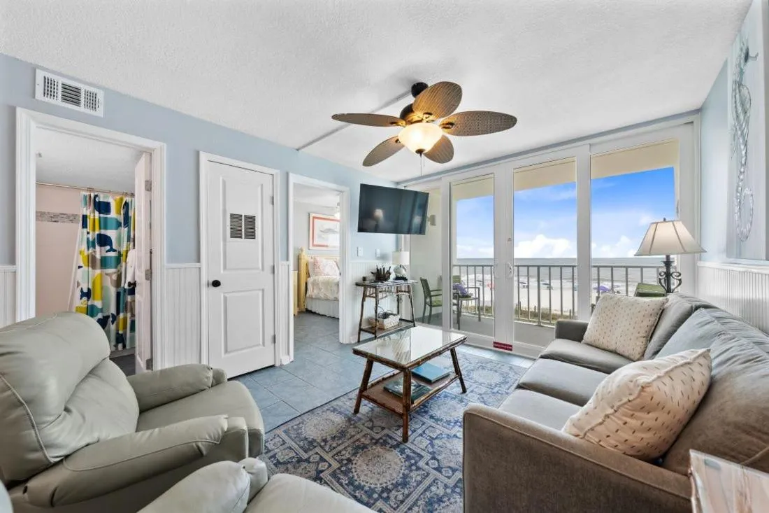 Island Shores 358 by Youngs Suncoast