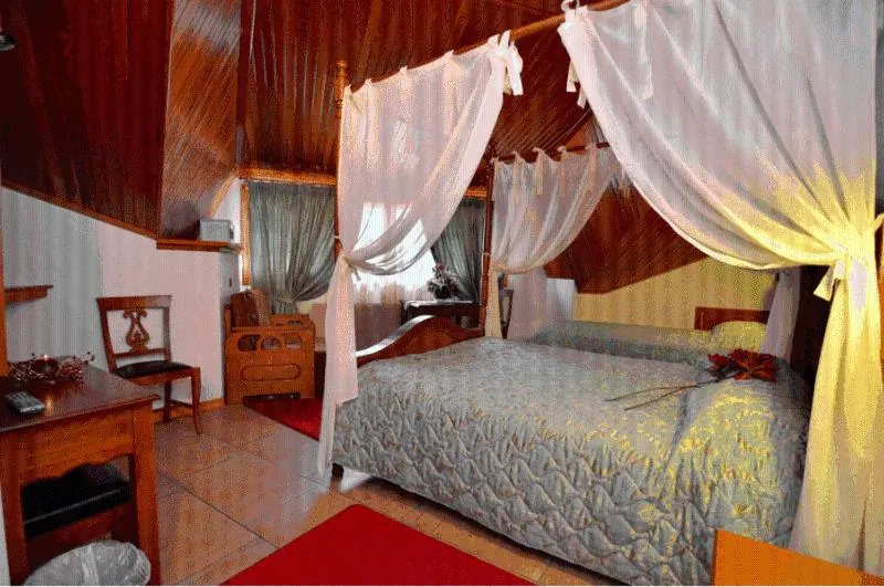 Bed in Hotel Apollon