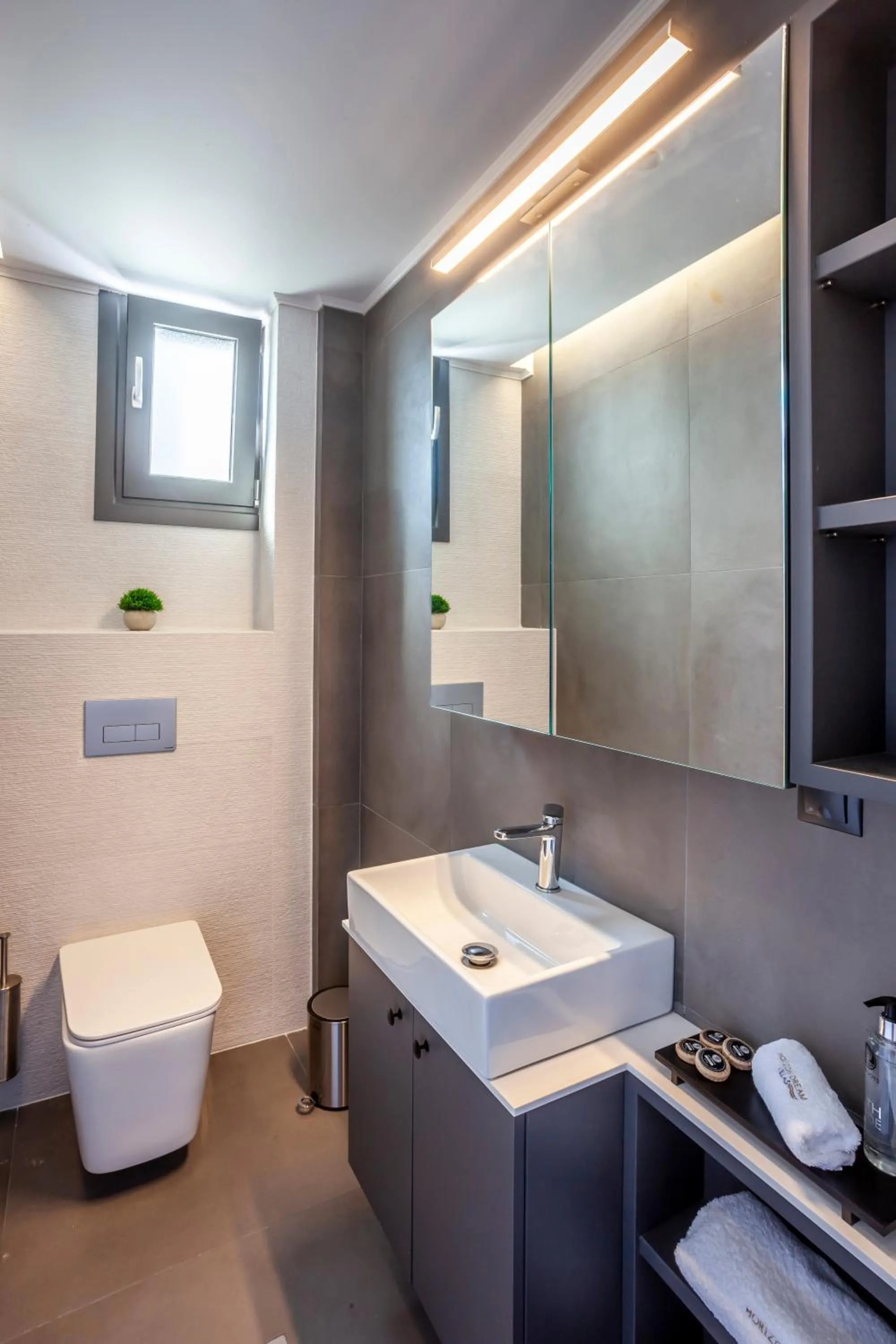 Toilet in Horizon Dream Villas