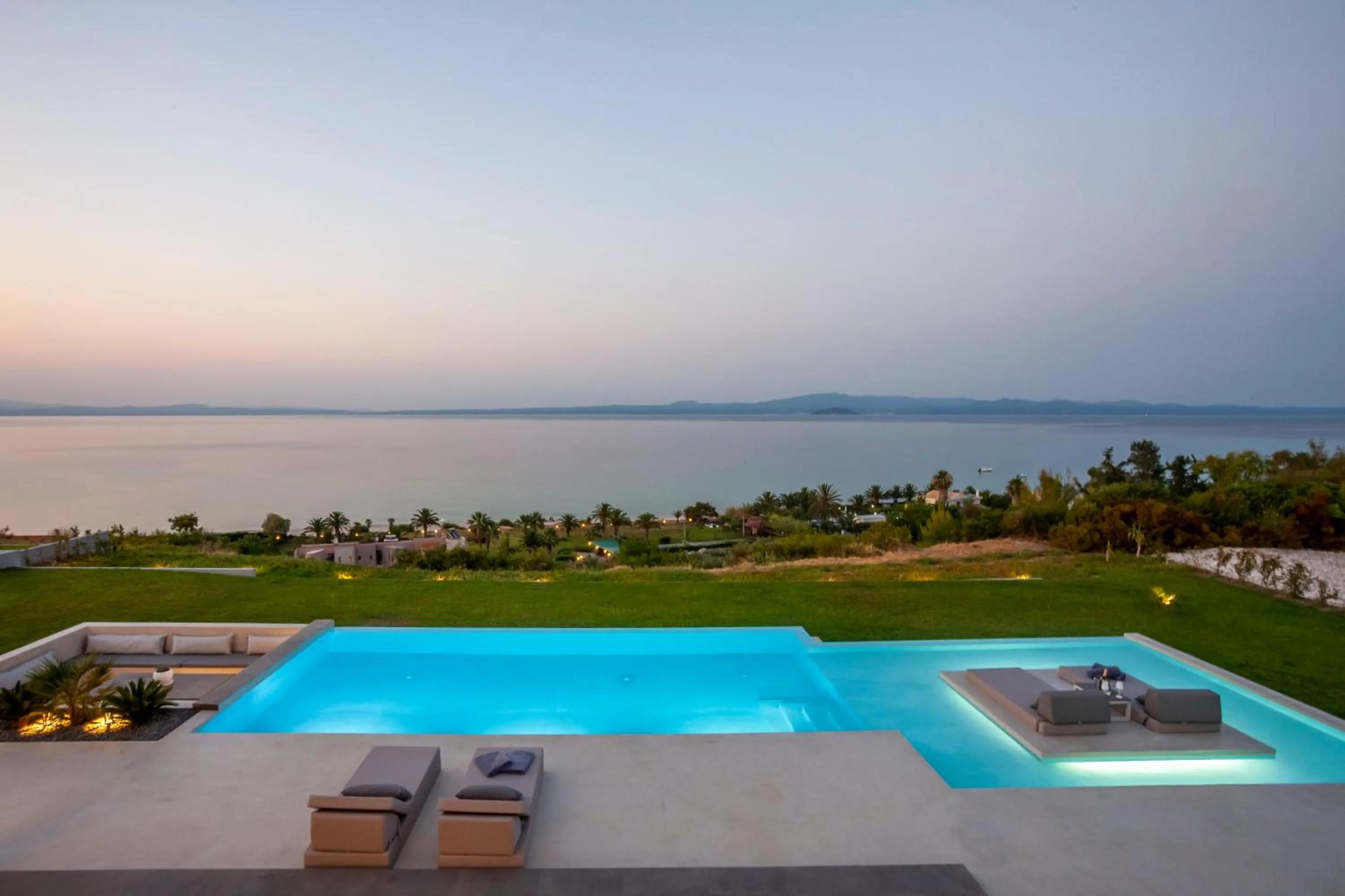 Pool view in Horizon Dream Villas