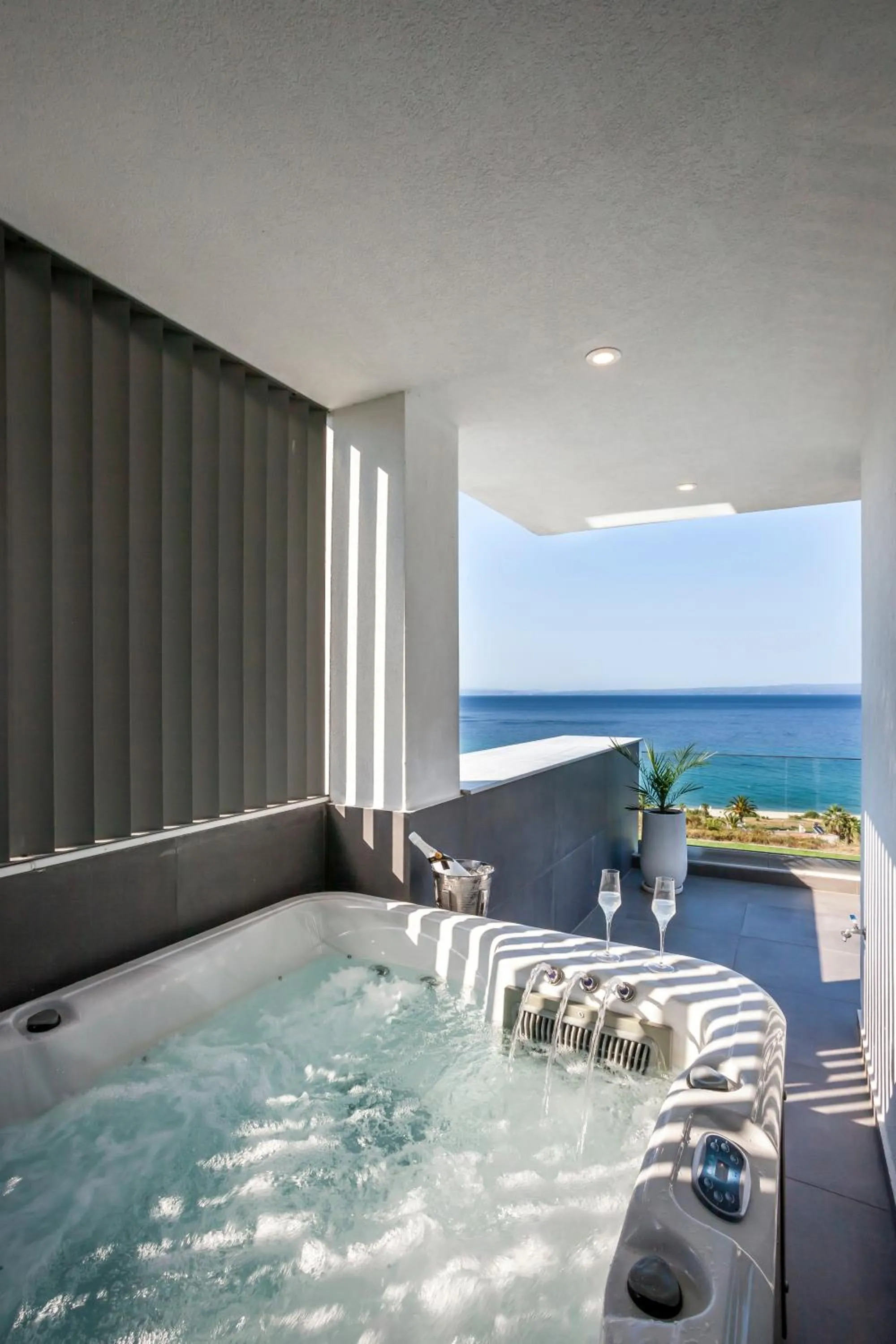 Hot Tub in Horizon Dream Villas