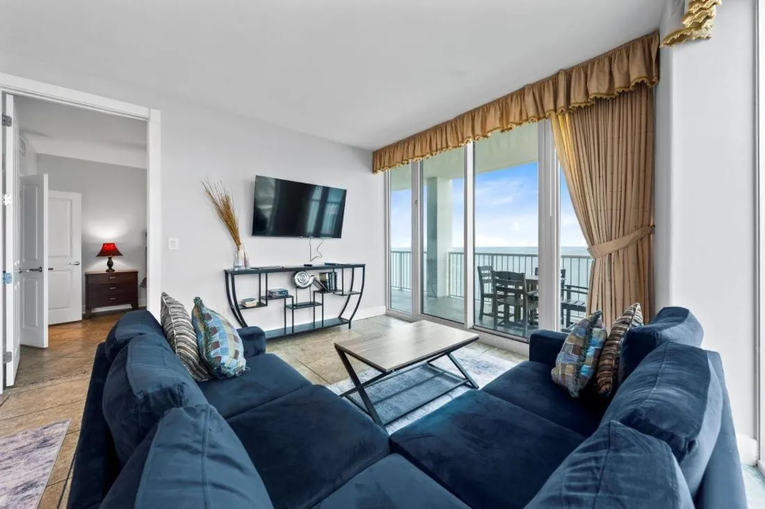 Island Tower 2203 by Youngs Suncoast