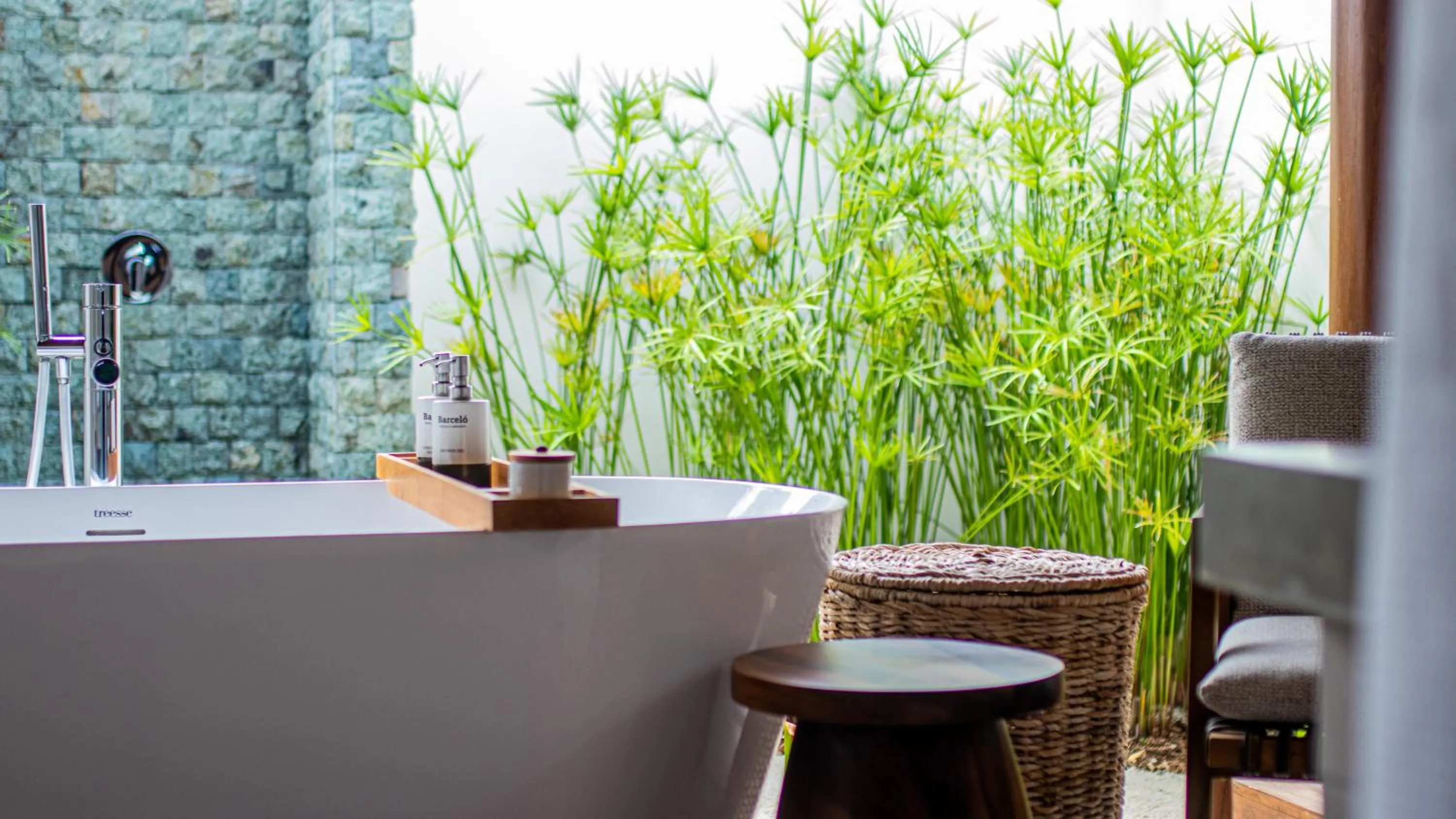 Bath in Barceló Whale Lagoon Maldives