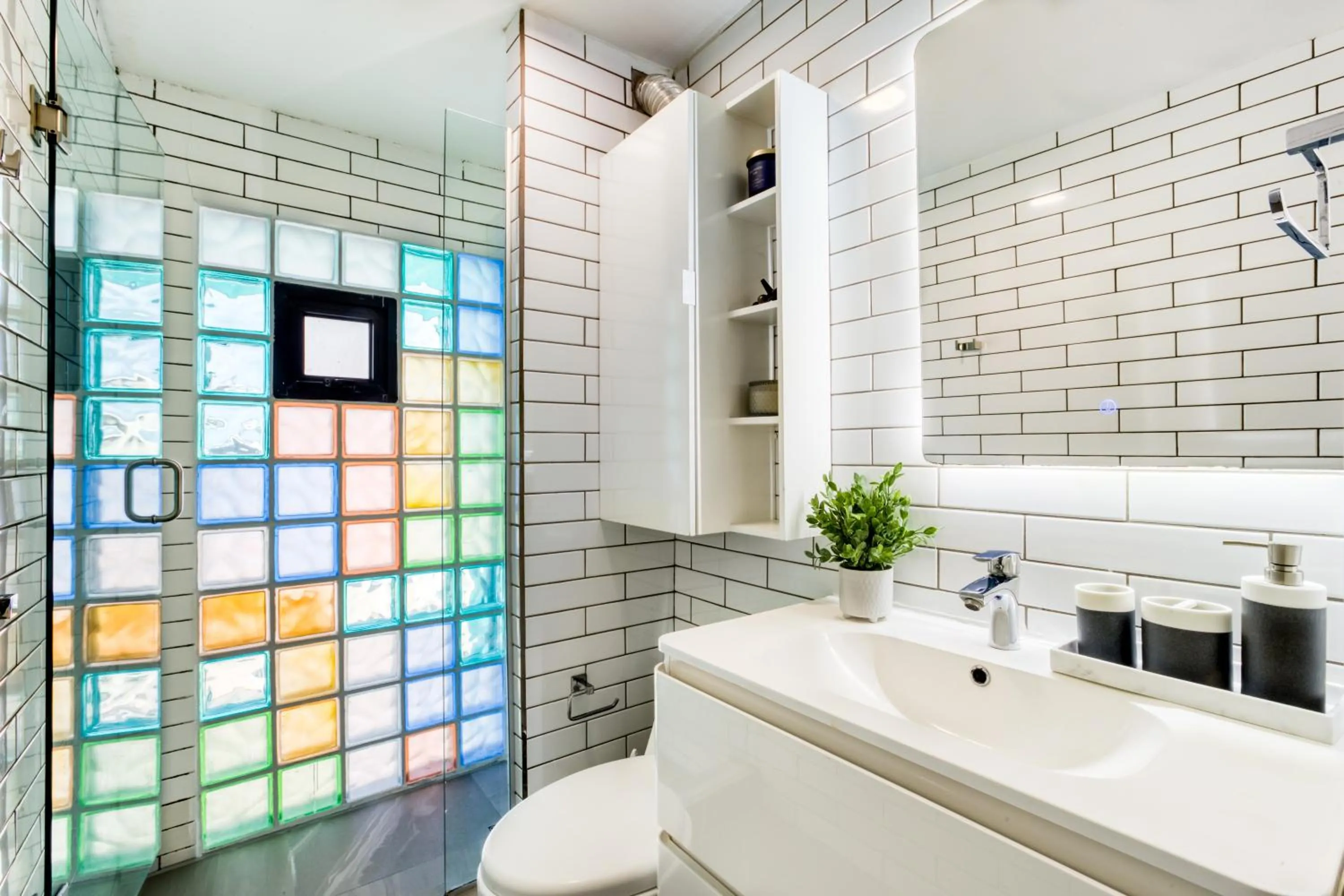 Bathroom in Comfort Suites Tijuana