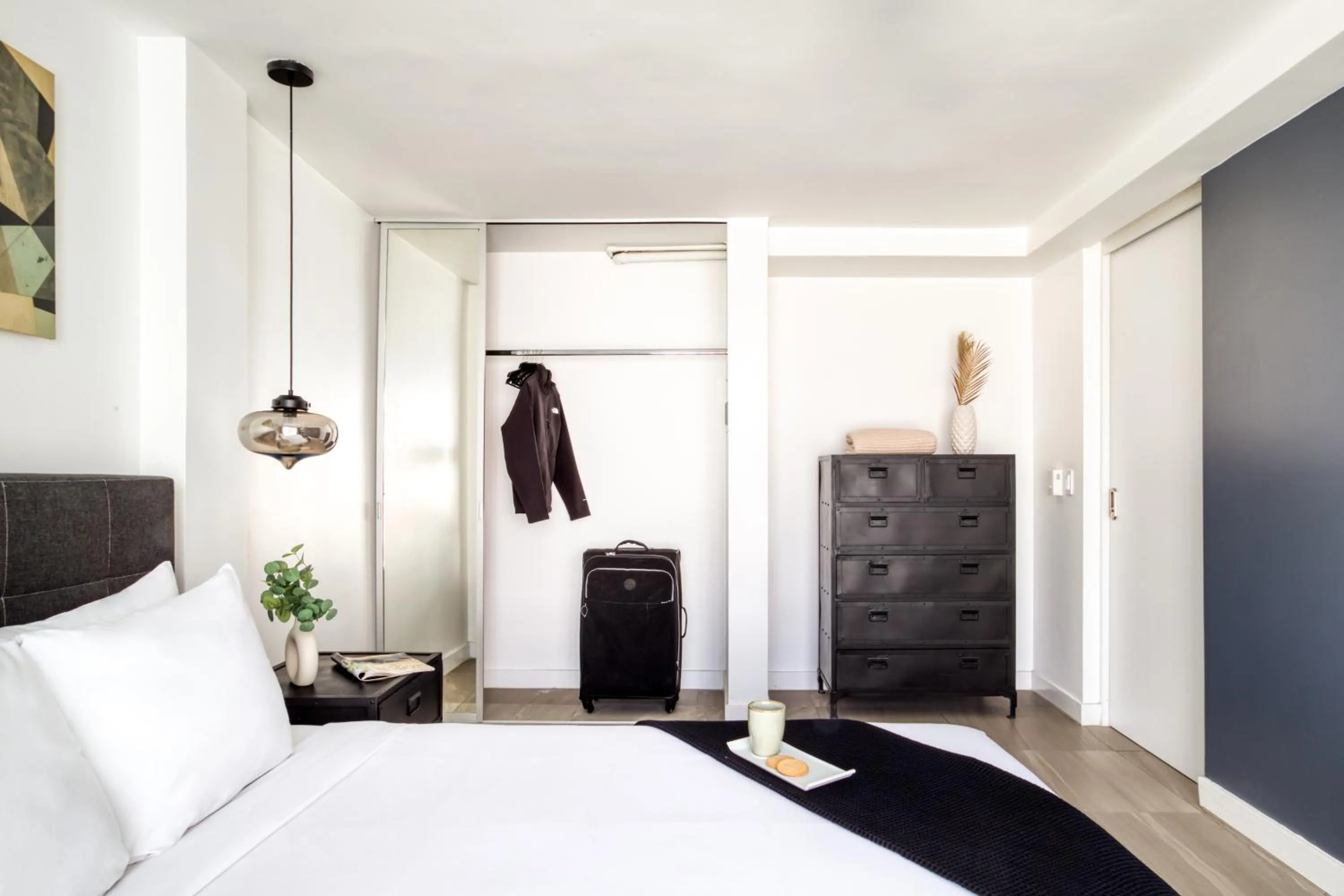 Bedroom, Bed in Comfort Suites Tijuana