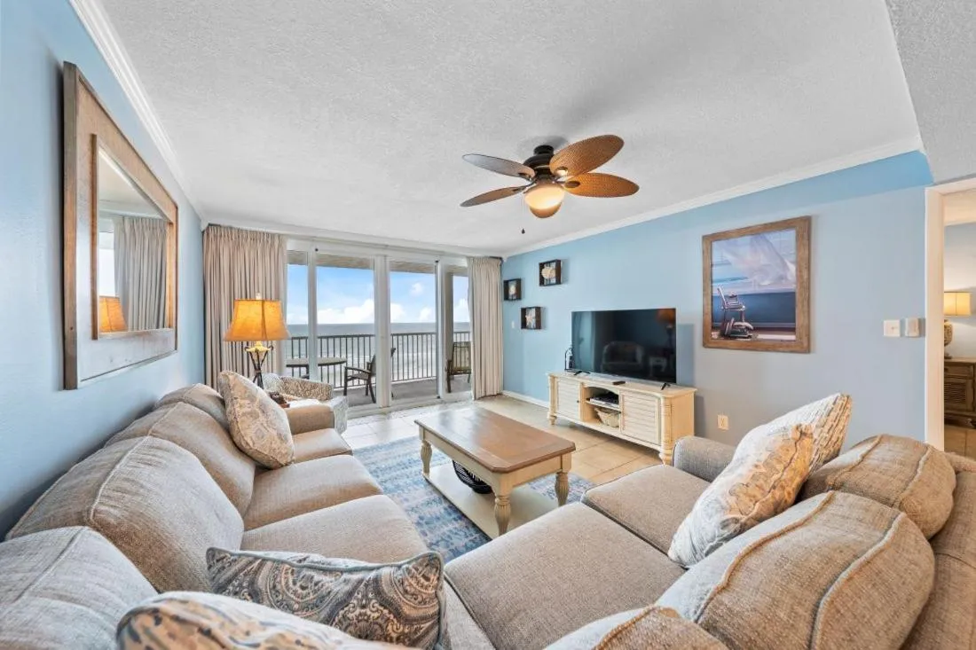 Day in Romar Tower 7C by Youngs Suncoast