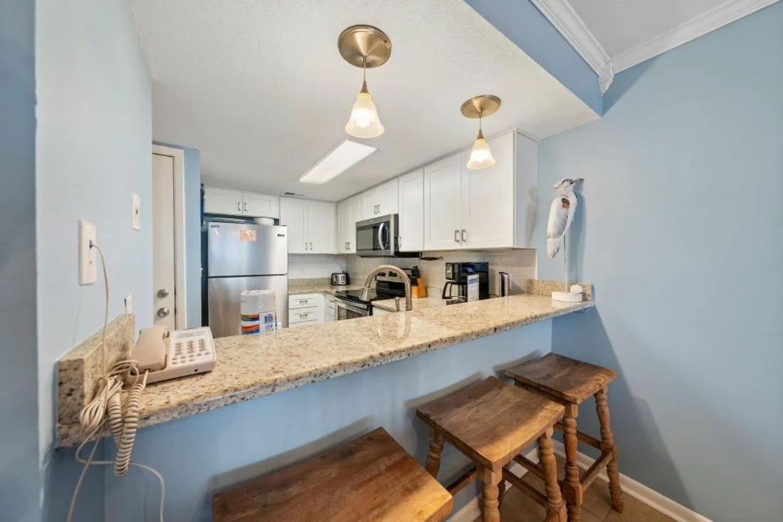 Day in Romar Tower 7C by Youngs Suncoast