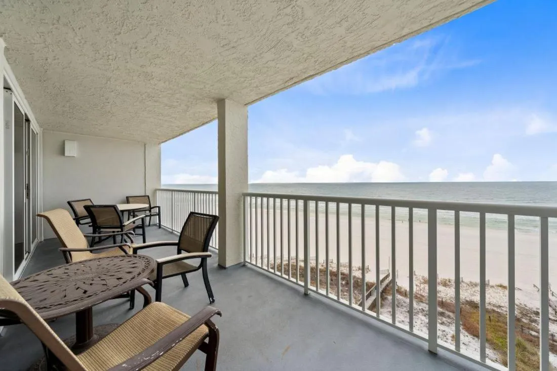 Day in Romar Tower 7C by Youngs Suncoast