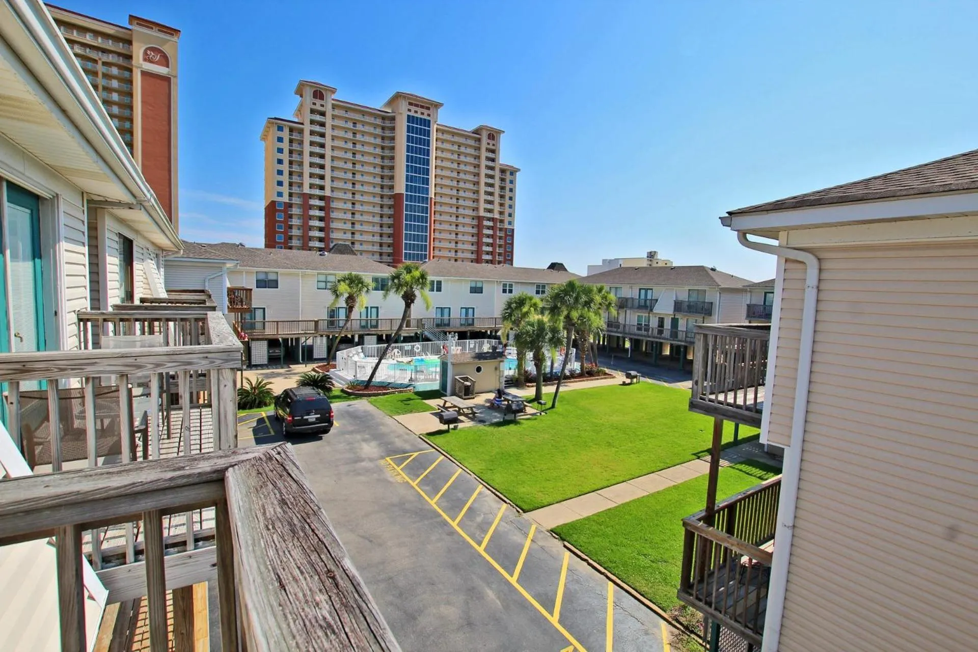 Sand Dollar 28 by Youngs Suncoast