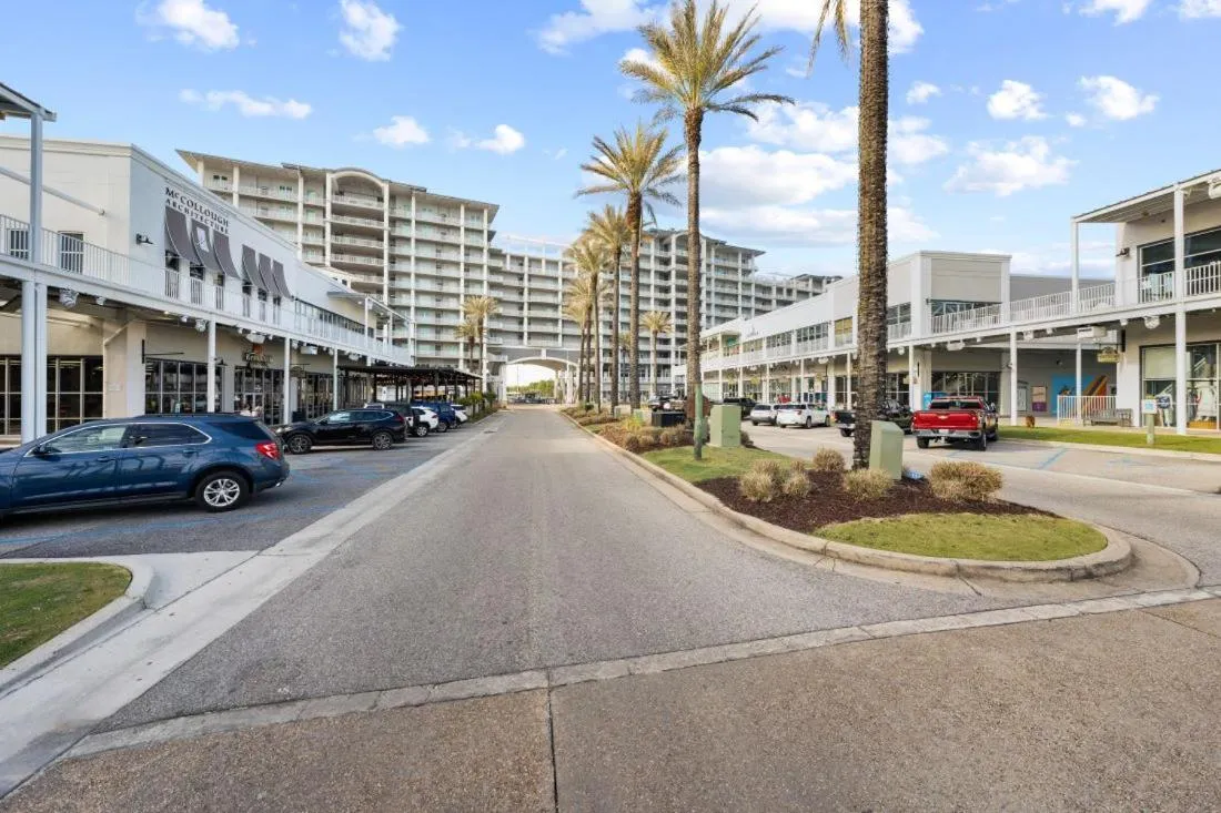 Wharf 521 by Youngs Suncoast