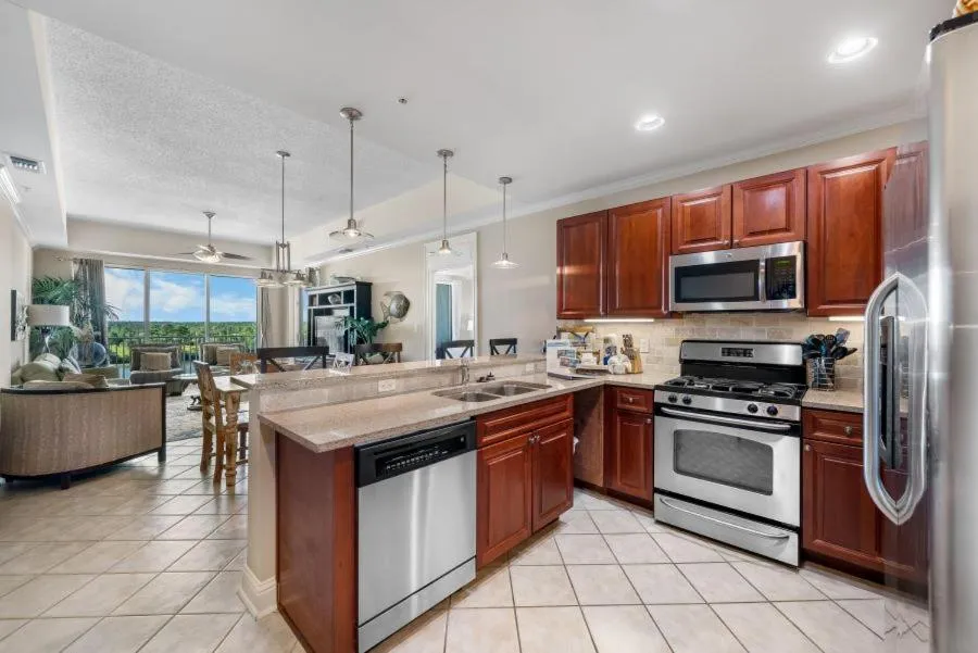 Wharf 521 by Youngs Suncoast