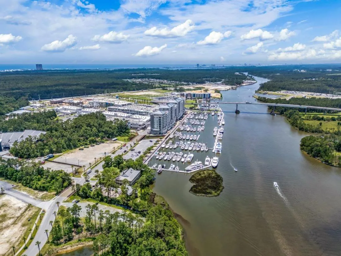 Wharf 521 by Youngs Suncoast