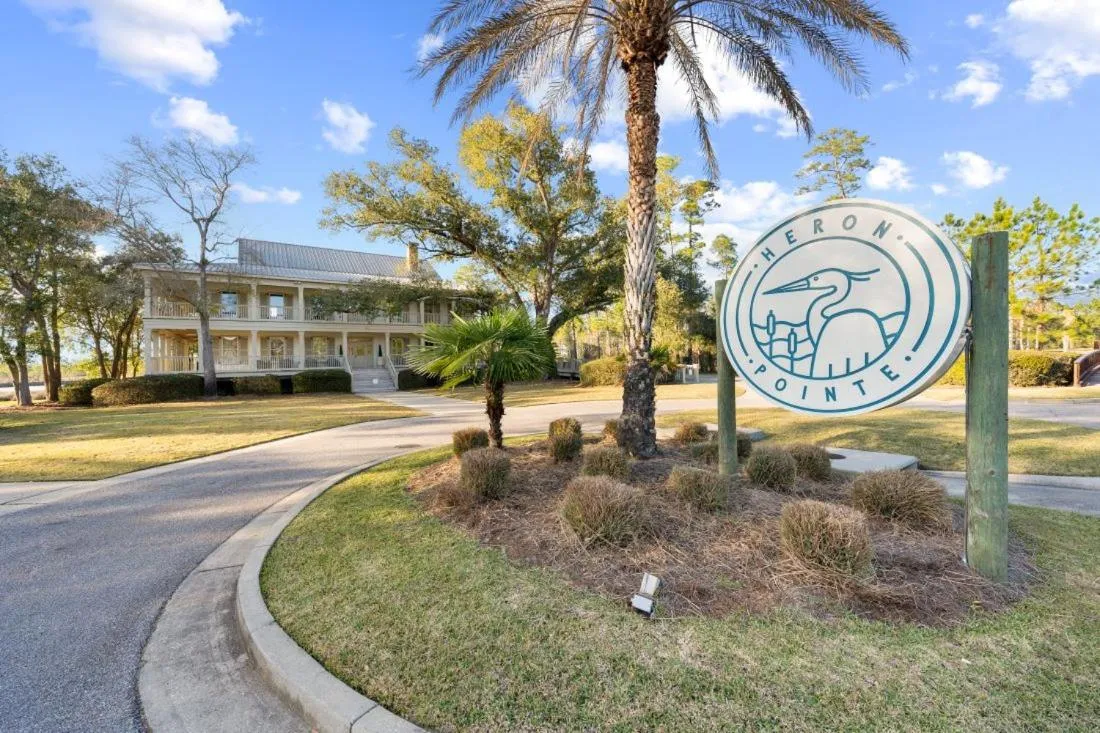 Wharf 521 by Youngs Suncoast