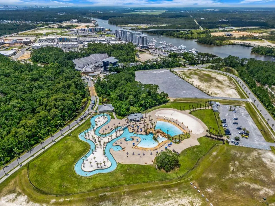 Wharf 521 by Youngs Suncoast