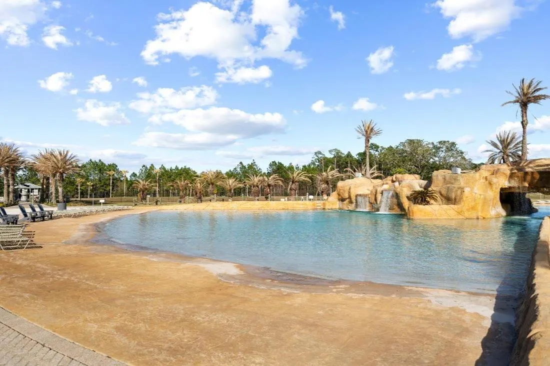 Wharf 521 by Youngs Suncoast