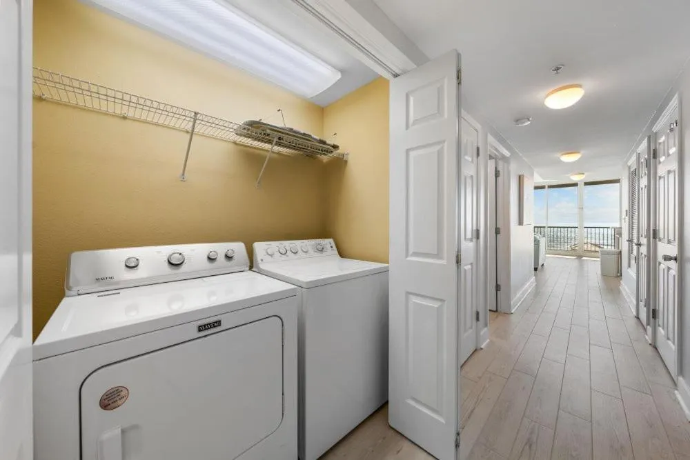 Sanibel 907 by Youngs Suncoast