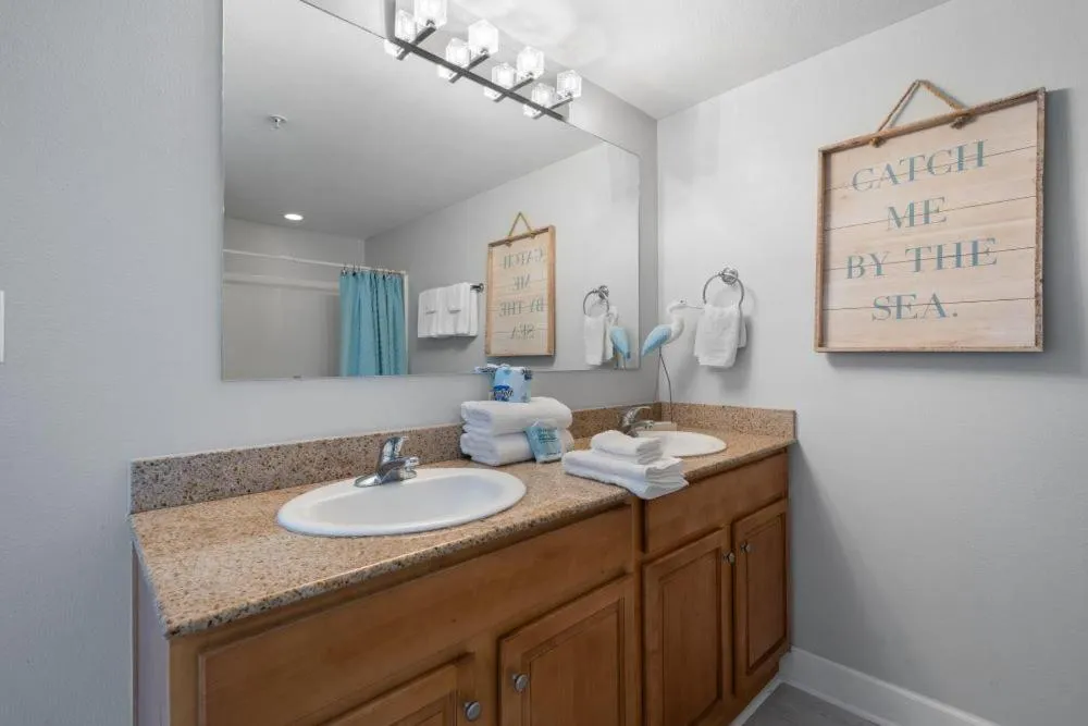 Sanibel 907 by Youngs Suncoast