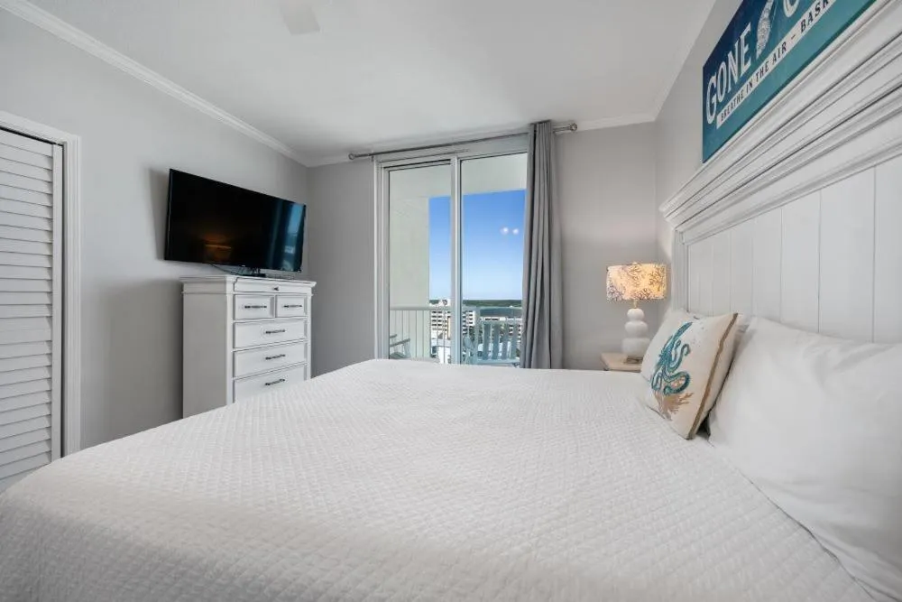 Bed in Sanibel 907 by Youngs Suncoast