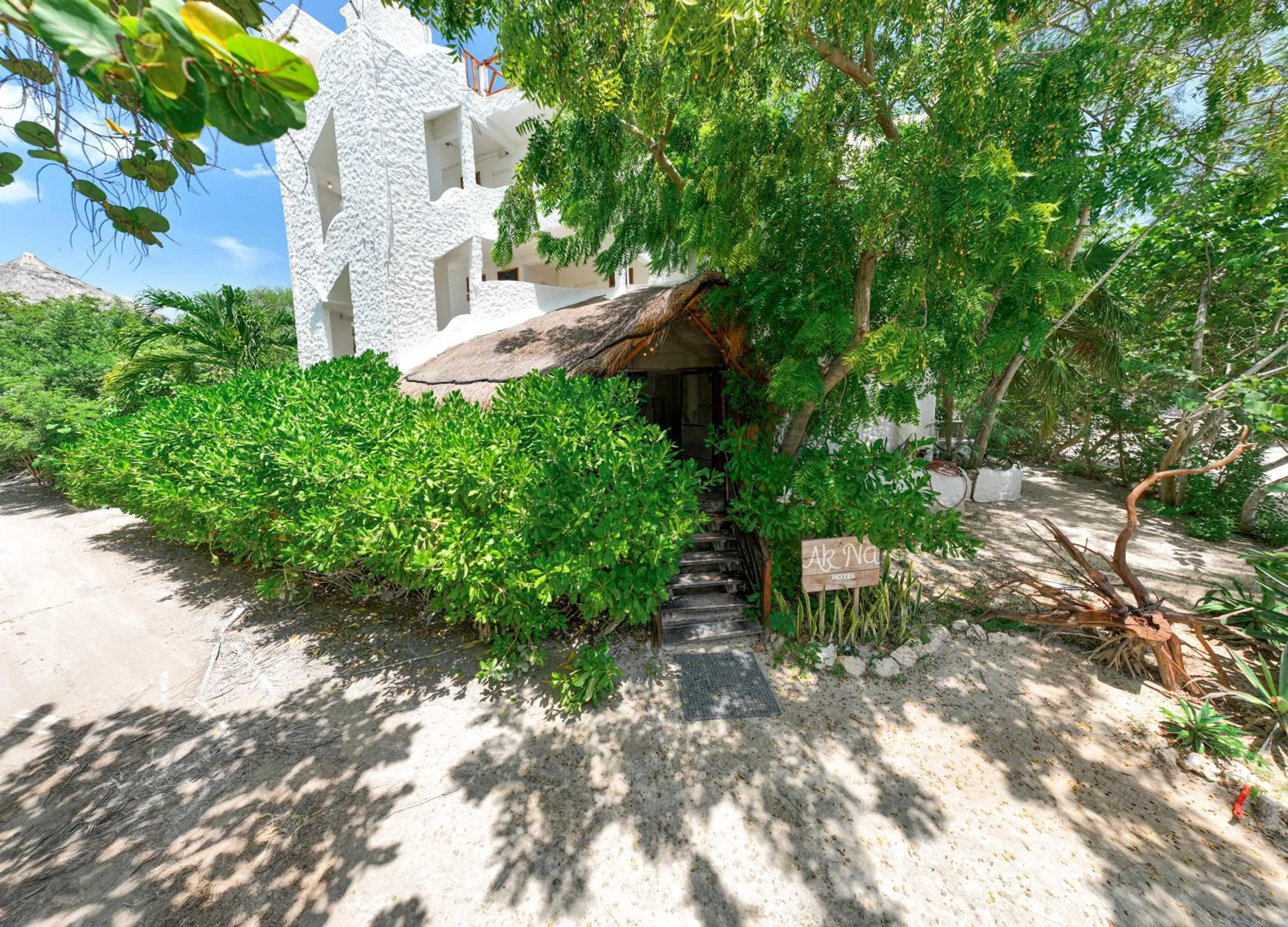 Facade/entrance in Hotel Ak'Na Holbox
