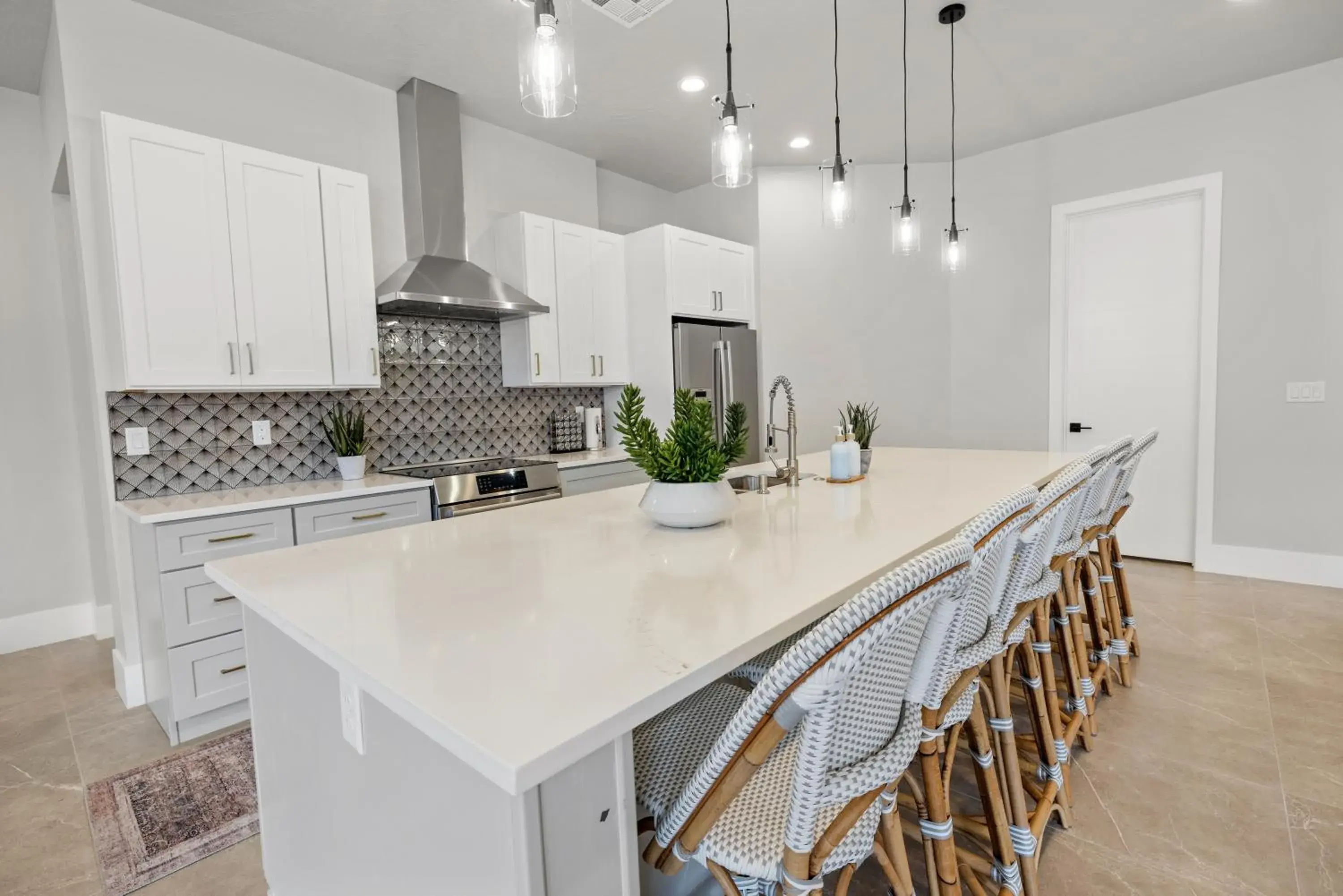 Modern Desert Oasis Lux Home w Pool and Spa Modern Desert Oasis Lux Home w Pool and Spa