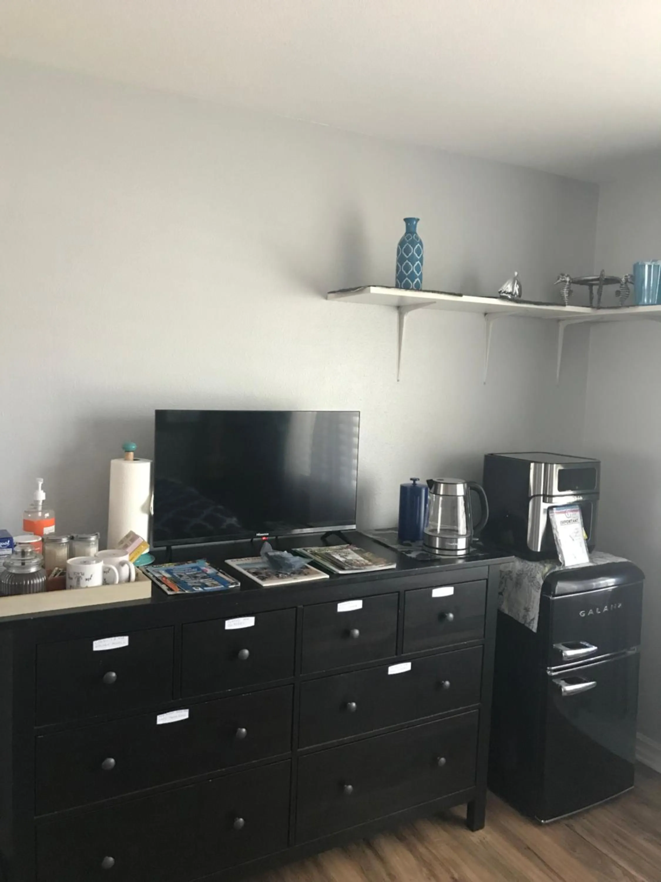 Coffee/tea facilities in Romantic Coastal Private Room