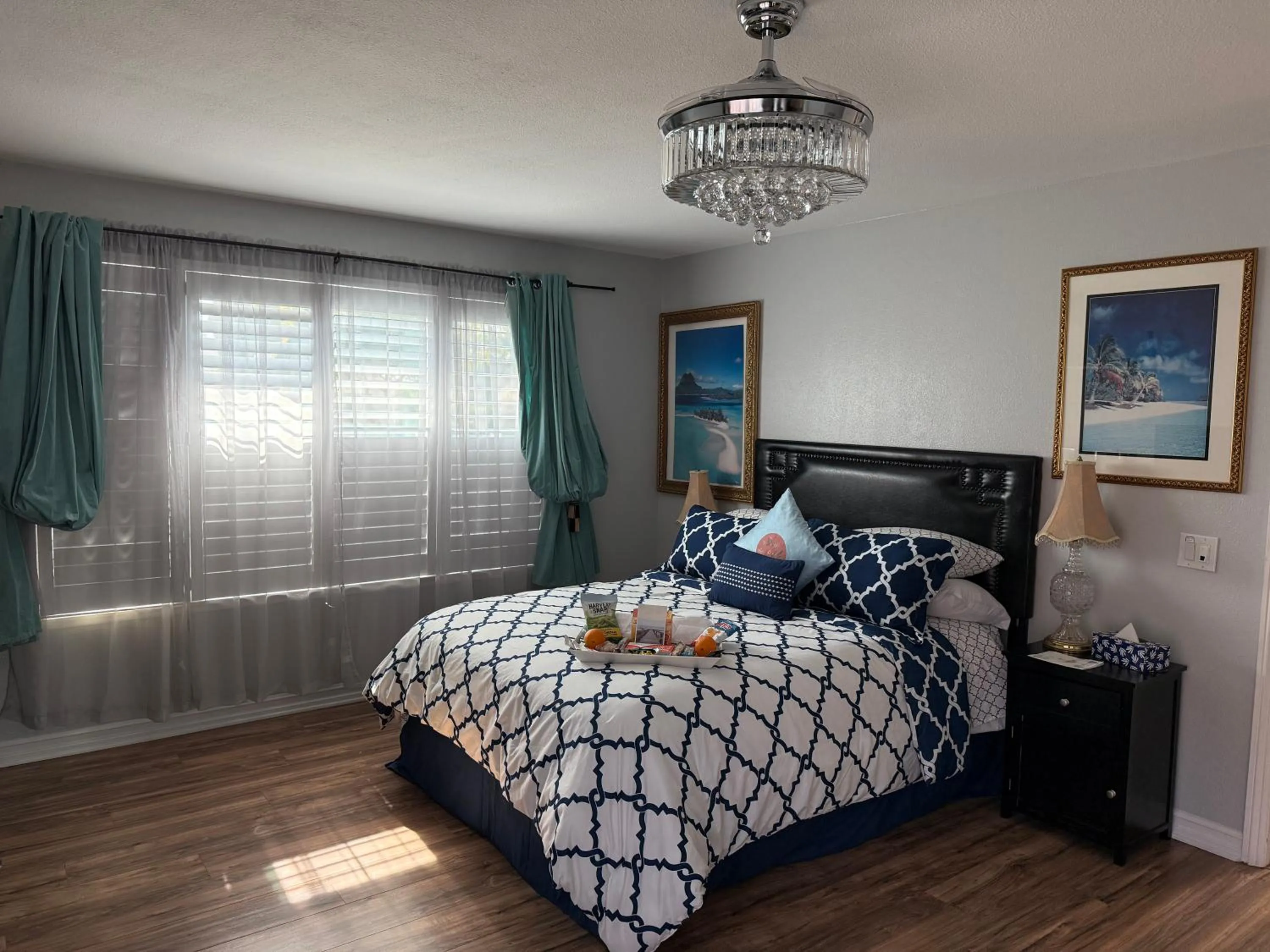 Bed in Romantic Coastal Private Room