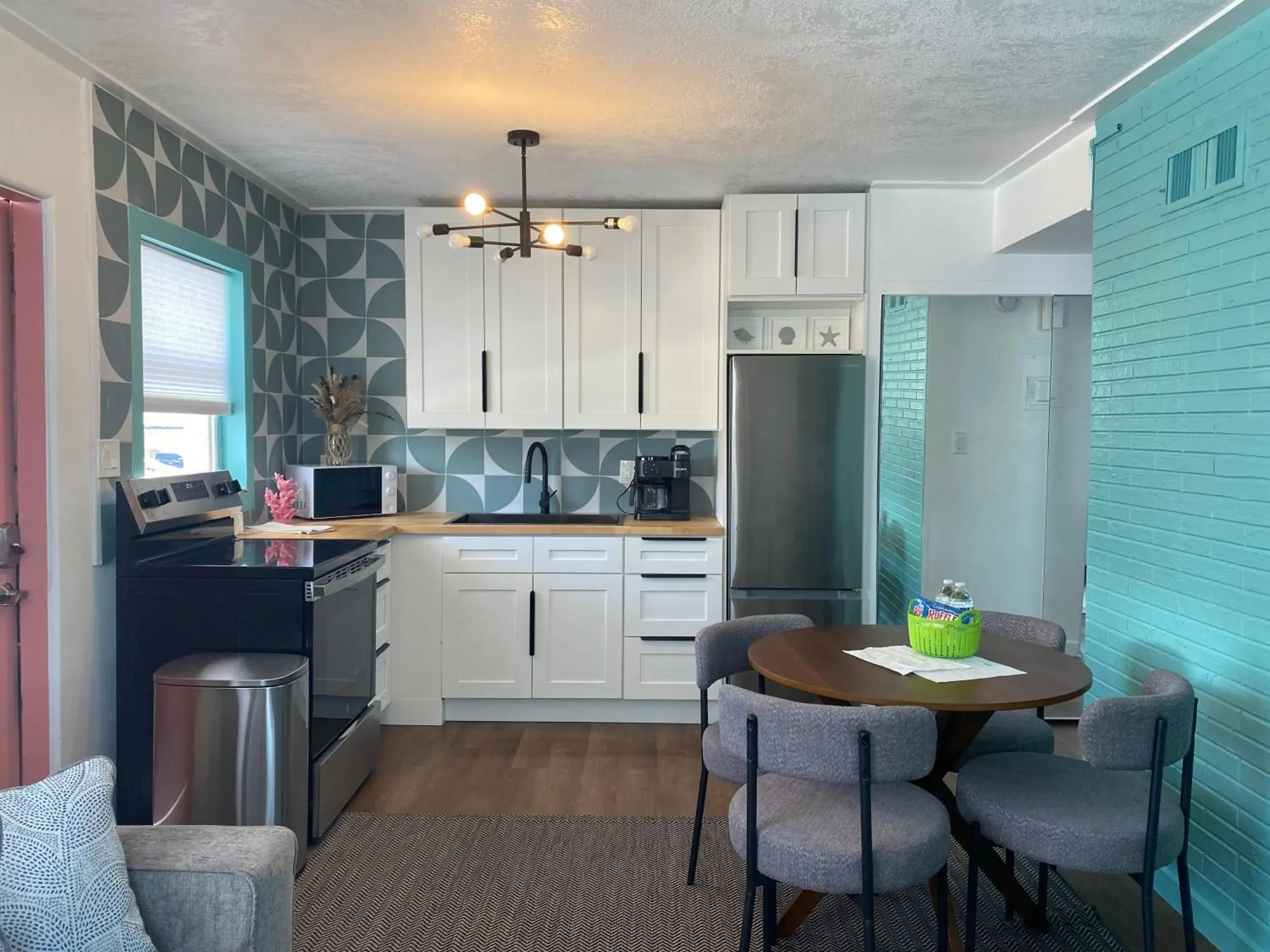 Queen Suite in Oasis Palms Resort Queen Suite in Oasis Palms Resort