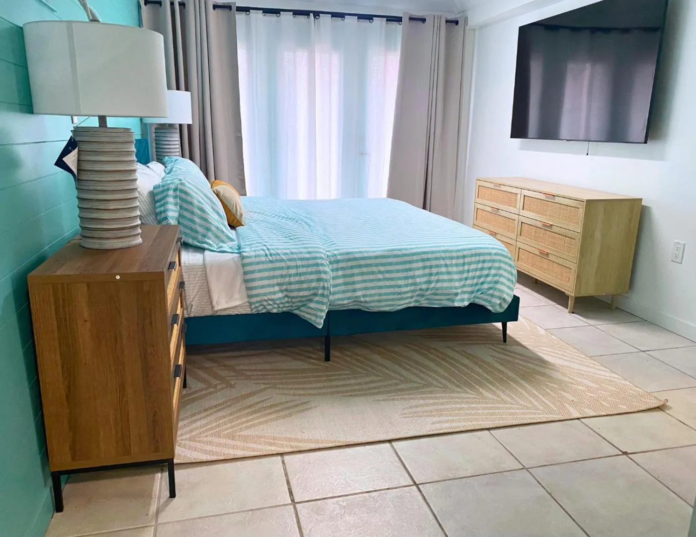 Bed in Oasis Palms Resort