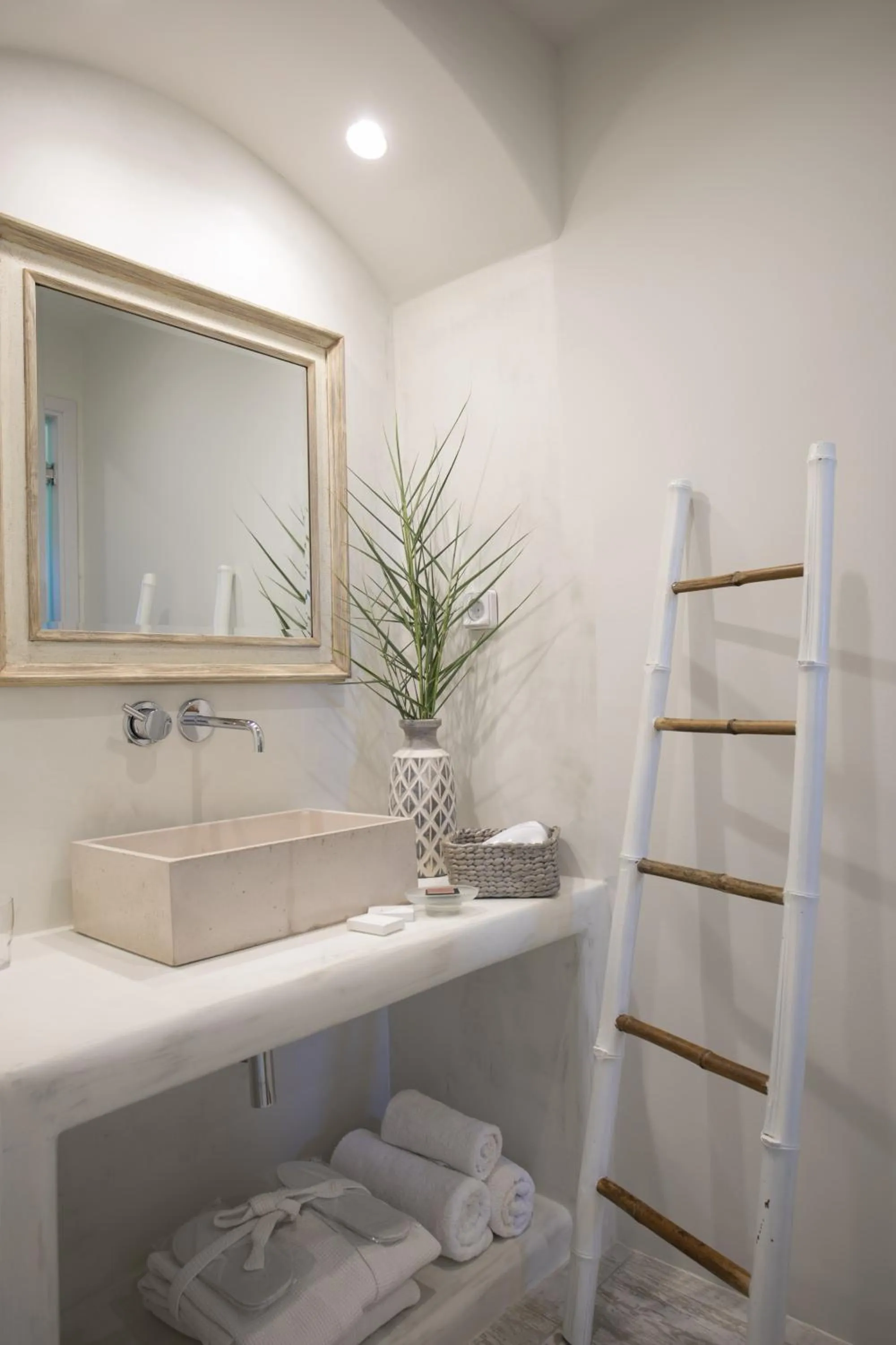 Bathroom in Finikas Hotel